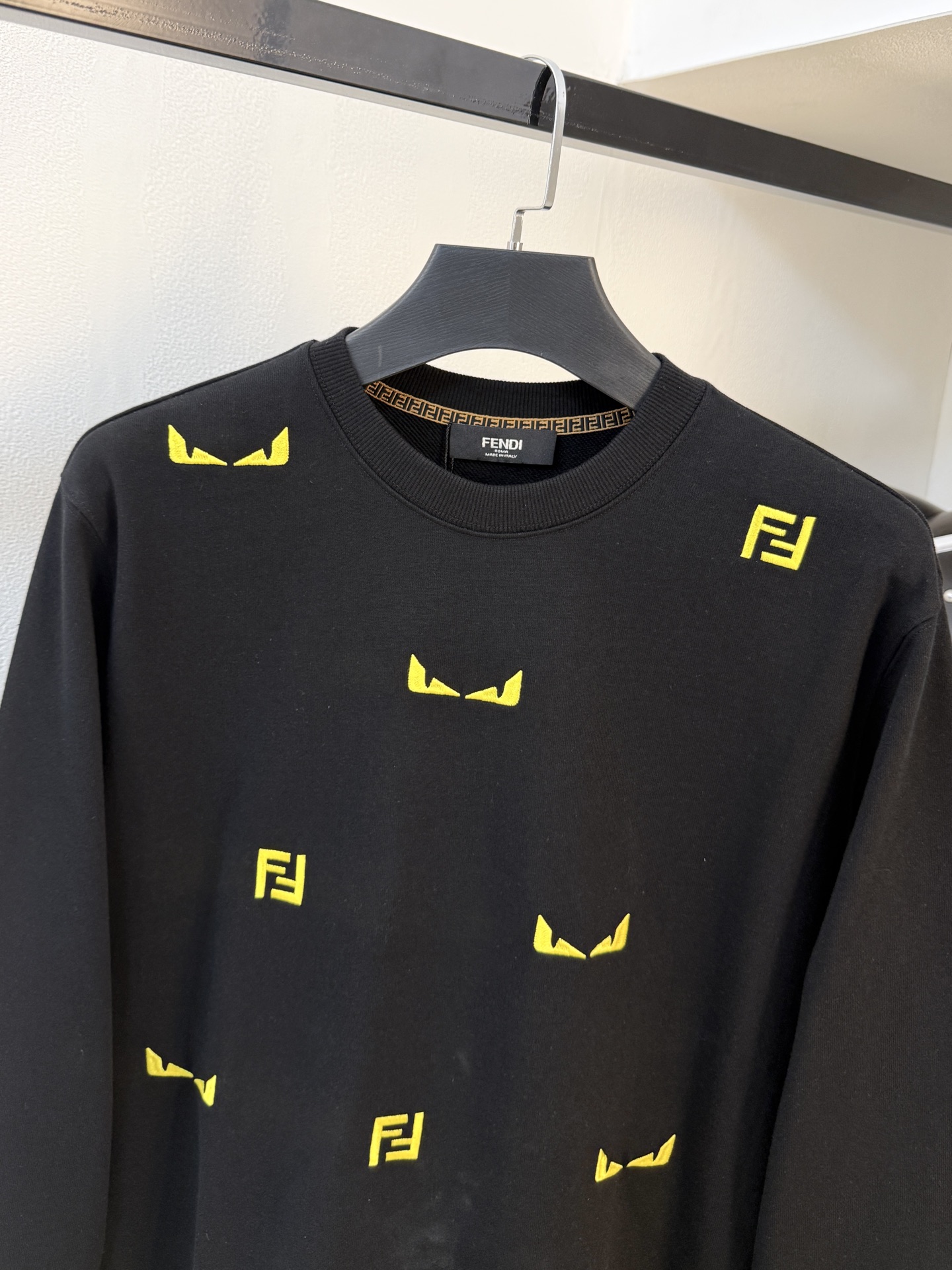 P芬迪25SS【新品】最新最顶级版本精美工艺圆领卫衣，最顶级的品质专柜原单套头衫，顶级制作工艺进口面料，