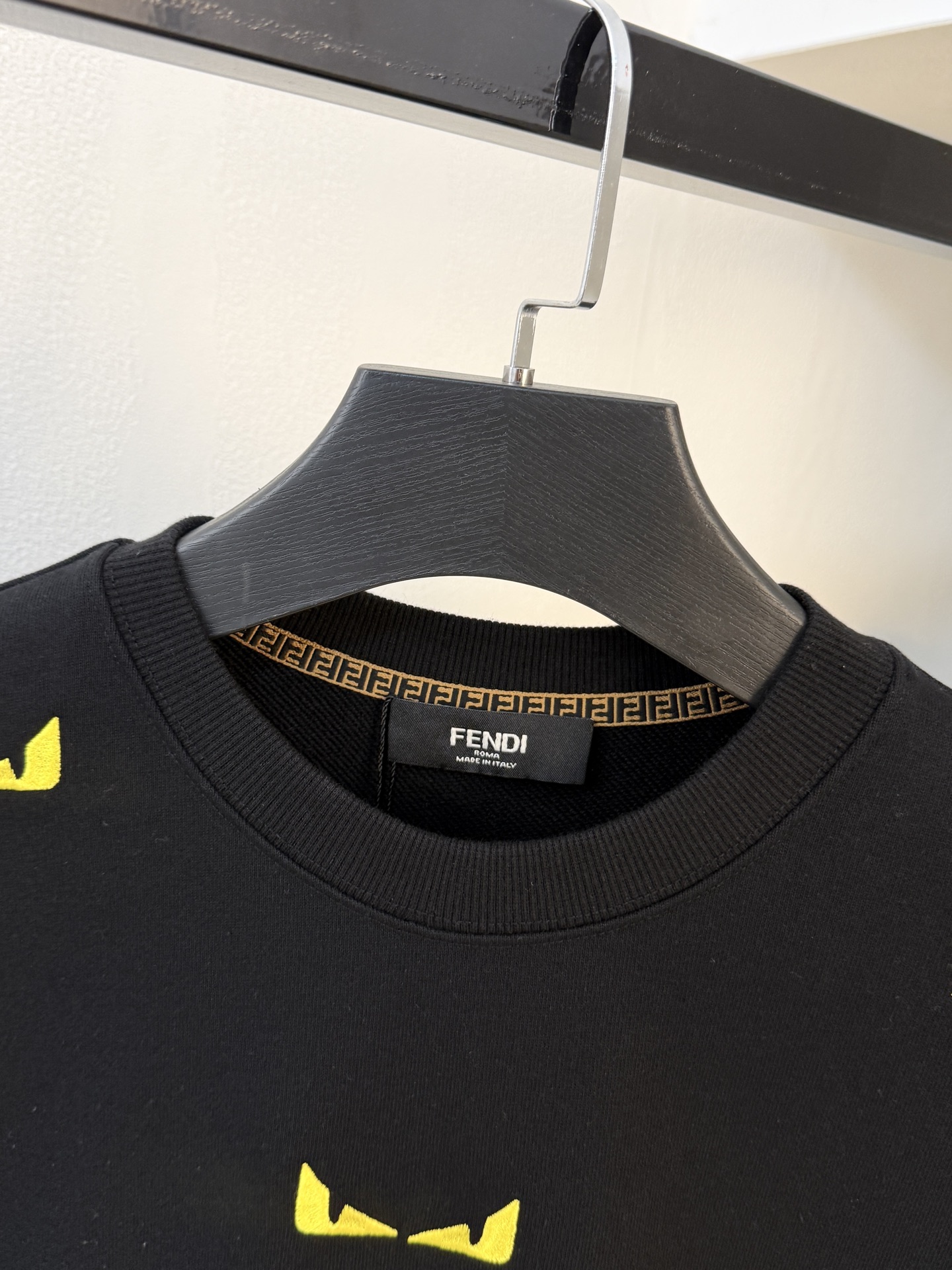 P芬迪25SS【新品】最新最顶级版本精美工艺圆领卫衣，最顶级的品质专柜原单套头衫，顶级制作工艺进口面料，