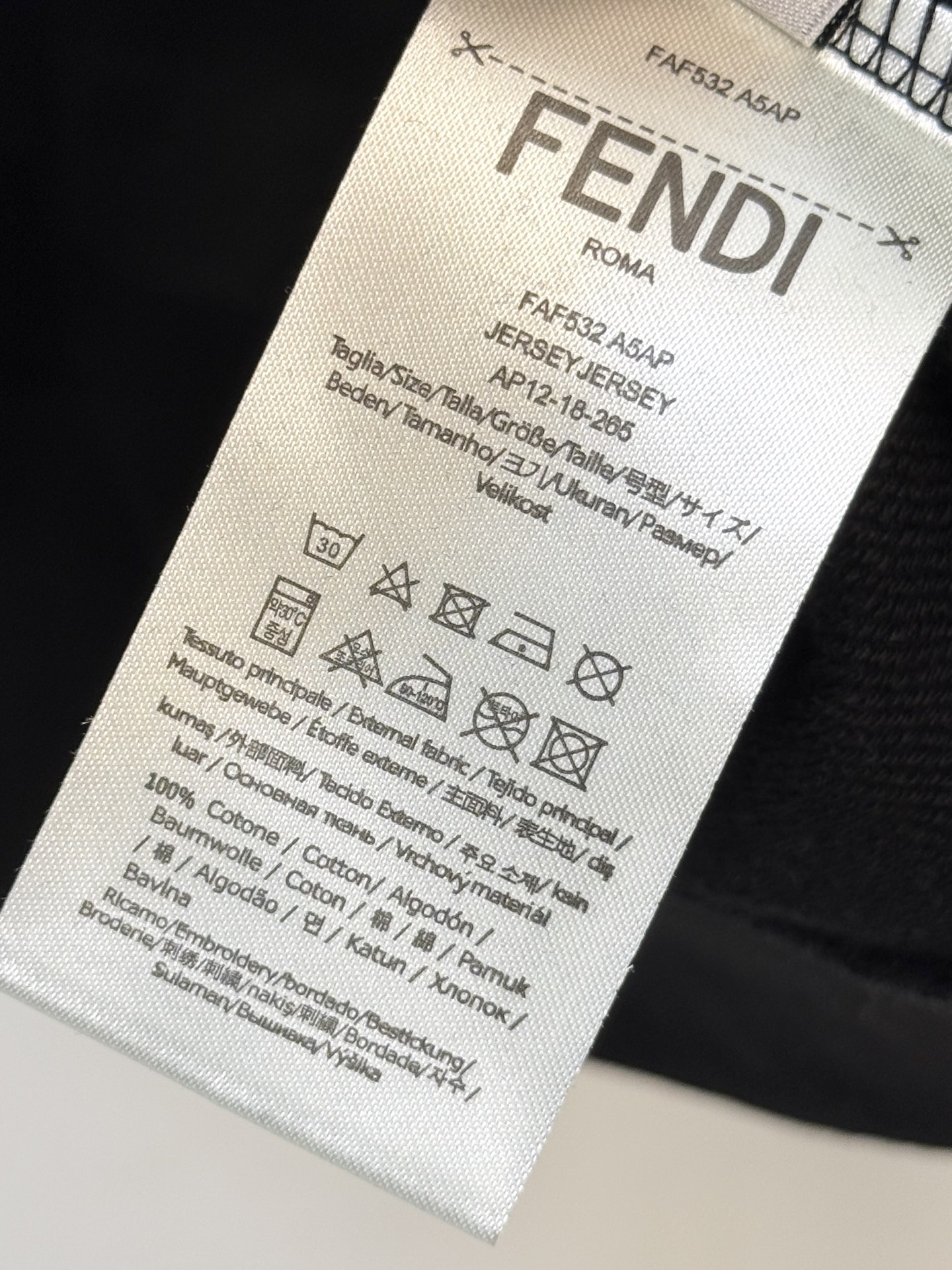 P芬迪25SS【新品】最新最顶级版本精美工艺圆领卫衣，最顶级的品质专柜原单套头衫，顶级制作工艺进口面料，