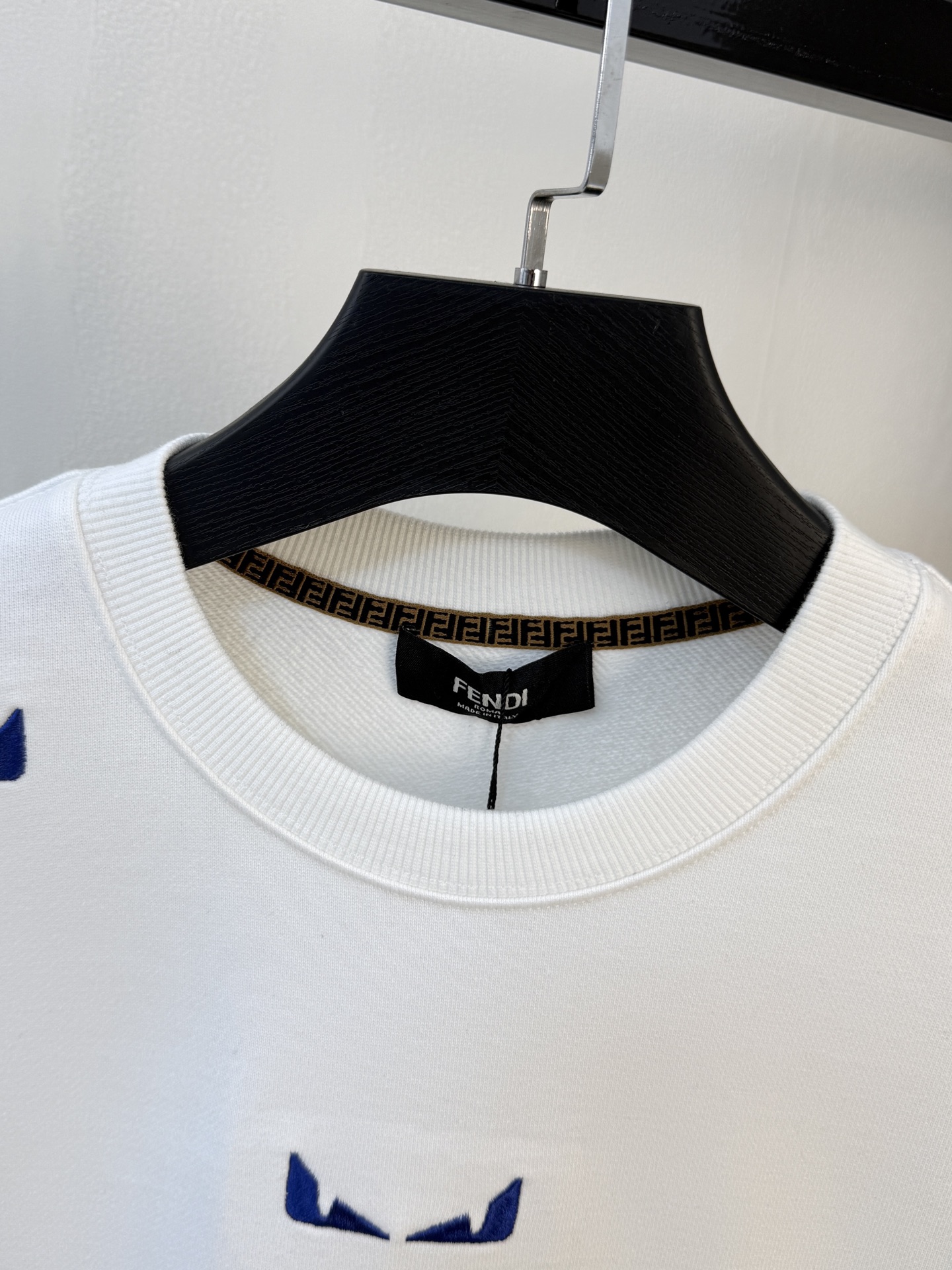 P芬迪25SS【新品】最新最顶级版本精美工艺圆领卫衣，最顶级的品质专柜原单套头衫，顶级制作工艺进口面料，