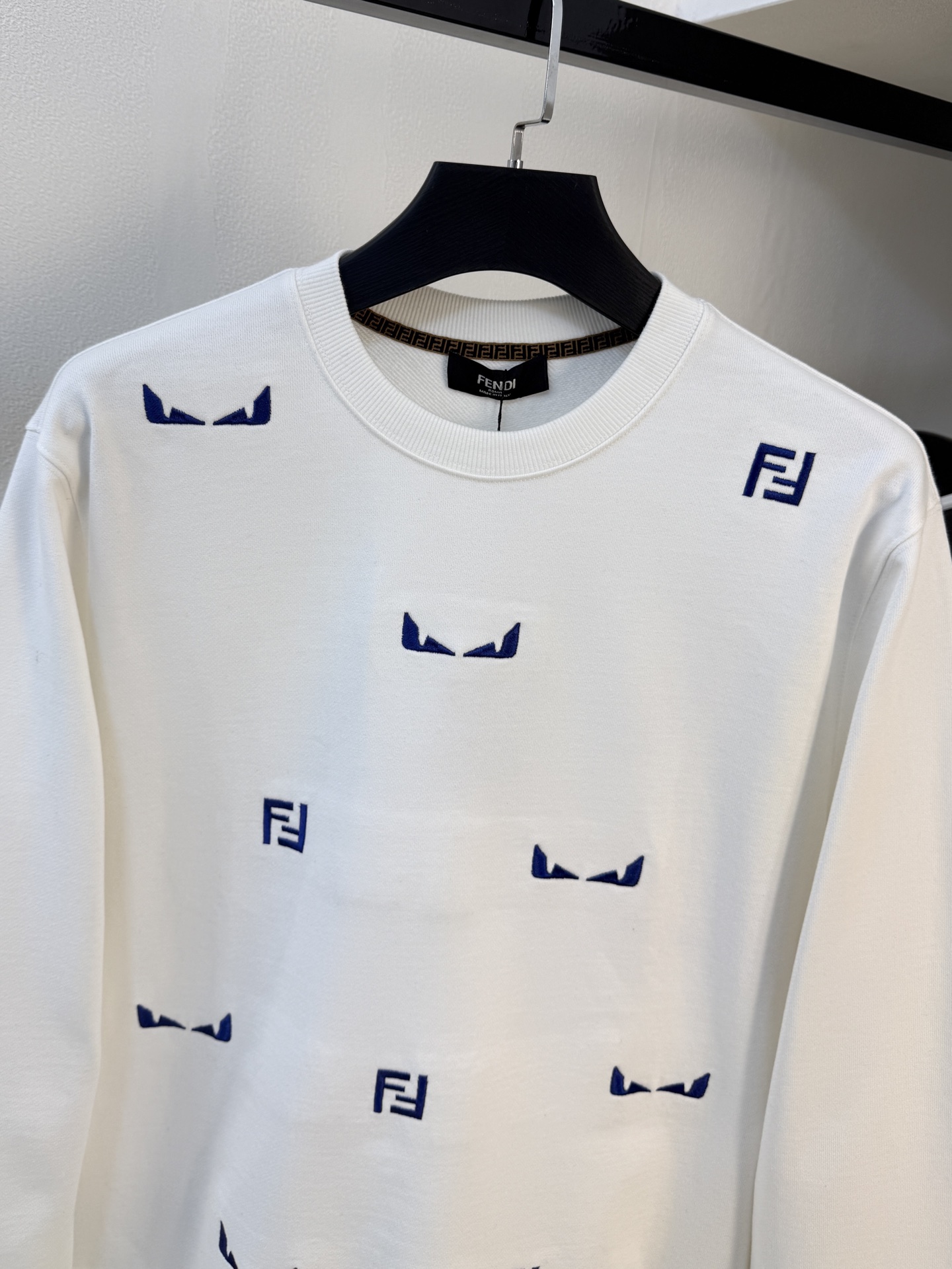 P芬迪25SS【新品】最新最顶级版本精美工艺圆领卫衣，最顶级的品质专柜原单套头衫，顶级制作工艺进口面料，