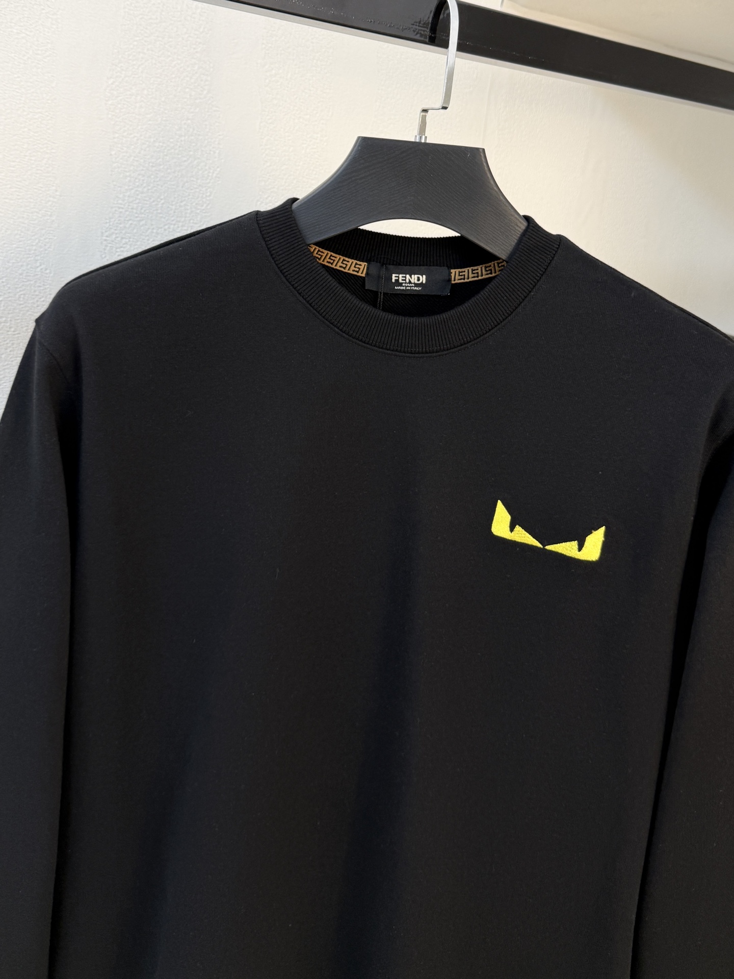 P芬迪25SS【新品】最新最顶级版本精美工艺圆领卫衣，最顶级的品质专柜原单套头衫，顶级制作工艺进口面料，