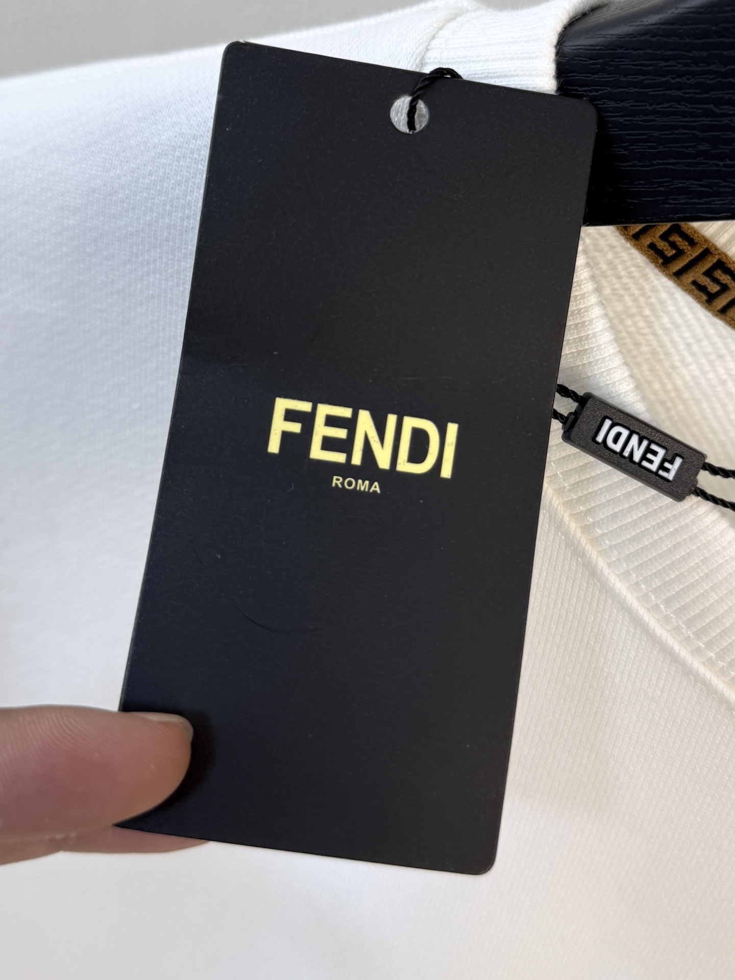 P芬迪25SS【新品】最新最顶级版本精美工艺圆领卫衣，最顶级的品质专柜原单套头衫，顶级制作工艺进口面料，