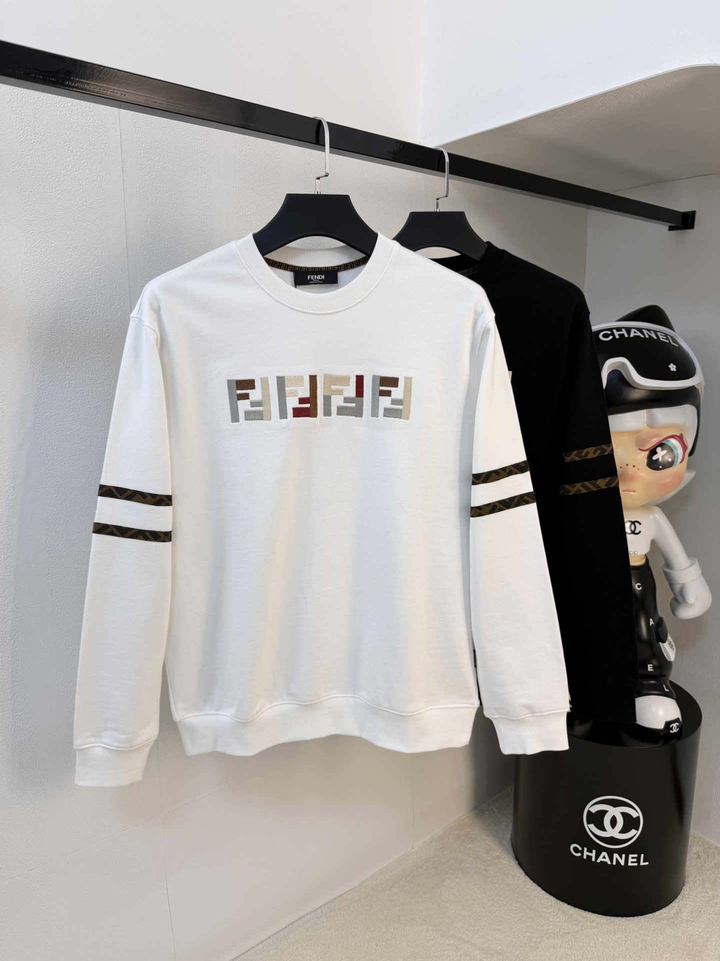 P芬迪25SS【新品】最新最顶级版本精美工艺圆领卫衣，最顶级的品质专柜原单套头衫，顶级制作工艺进口面料，