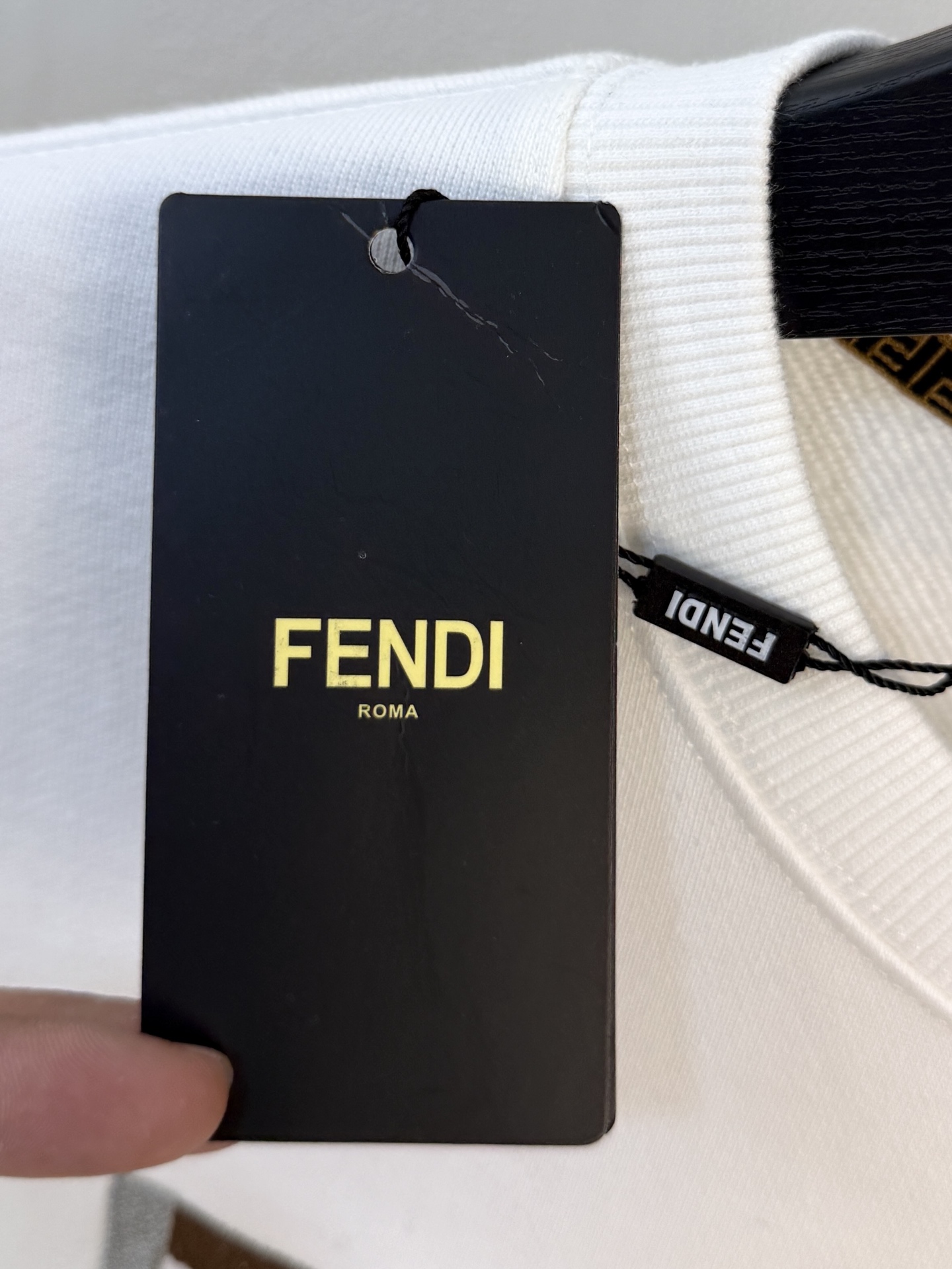 P芬迪25SS【新品】最新最顶级版本精美工艺圆领卫衣，最顶级的品质专柜原单套头衫，顶级制作工艺进口面料，