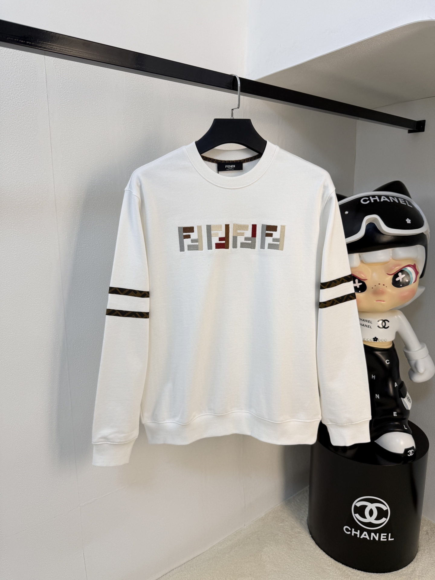 P芬迪25SS【新品】最新最顶级版本精美工艺圆领卫衣，最顶级的品质专柜原单套头衫，顶级制作工艺进口面料，