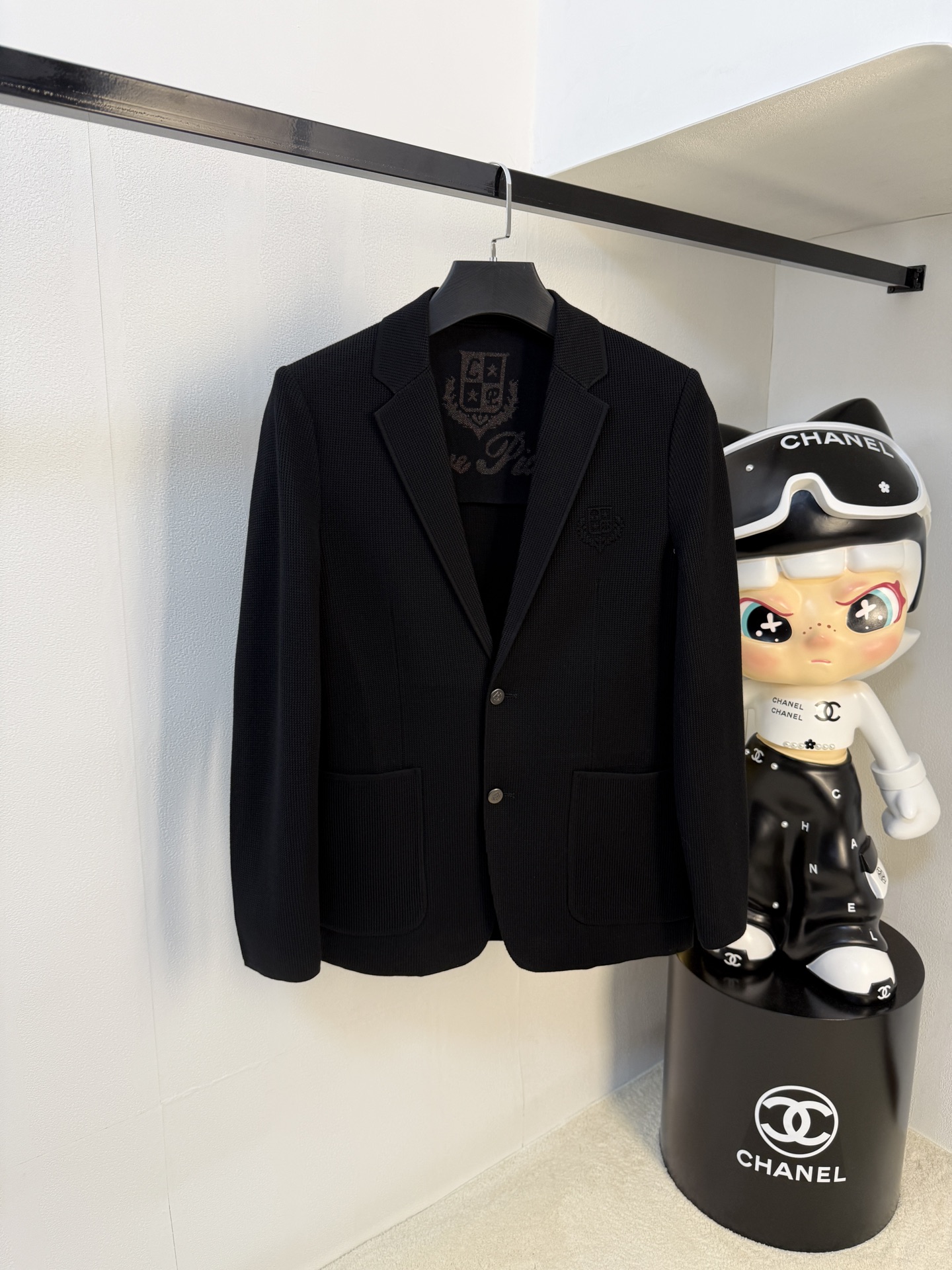 NO:567192,LP 1925ss Autumn and Winter [New Product] The new Louis Vuitton blazer jacket is released, the hot autumn blazer jacket, and the classic logo single suit on the chest. Wearing it makes you feel comfortable and slim, lazy and casual, combined with clean and simple colors, it is particularly attractive and suitable for daily wear~ We are launching sports items decorated with vitality!  Sizes M-3XL, three standard complete,,louis vuitton,loro piana,jackets & coats,jackets & coats,business suit,alexander wang19860909LP 1925ss秋冬【新品】新款发布路易威登西装夹克外套,秋季爆款西装夹克外套,胸前经典logo单西,穿上就是舒适自在又显瘦的存在,慵懒而随性,结合干净简单的色系就特别耐看,适合日常穿着~倾情推出缀饰活力的运动单品！尺码M-3XL 三标齐全,,louis vuitton,loro piana,jackets & coats,jackets & coats,business suit,alexander wang,Men's clothing