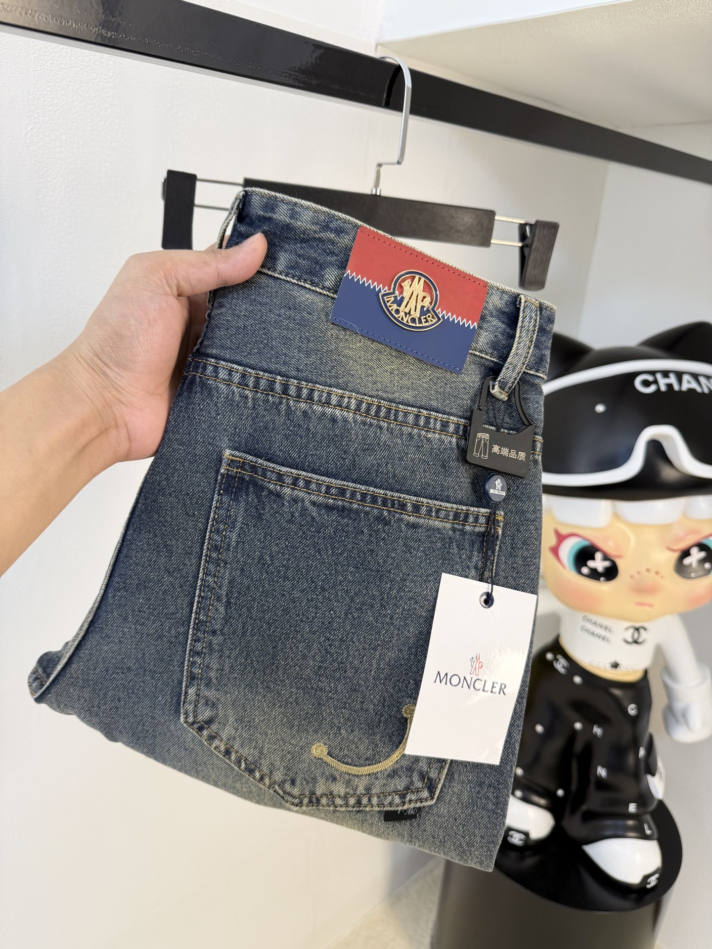 NO:569329,Meng Mouth [New Product] High-end Exclusive Sale 25SS Four Seasons Super Burning Street Jeans Series Exclusively and Grandly Launched Original Customized High-Quality Fabric Customized Hardware Version Slim Tailoring Fabric with Elasticity Micro-Stretch Upper Body Highly Comfortable A Must-Have Product!  Counter sizes 29-38 (no 35, no 37),,Moncler,jeans,alexander wang19860909蒙口【新品】高端独家发售 25SS四季款超燃炸街系列之最牛仔裤 独家隆重推出 原版定制高端品质面料 定制五金版型修身剪裁 面料带弹力 微弹上身舒适度超高 必爆单品！专柜尺码29-38（无35无37）,,Moncler,jeans,alexander wang,Men's clothing