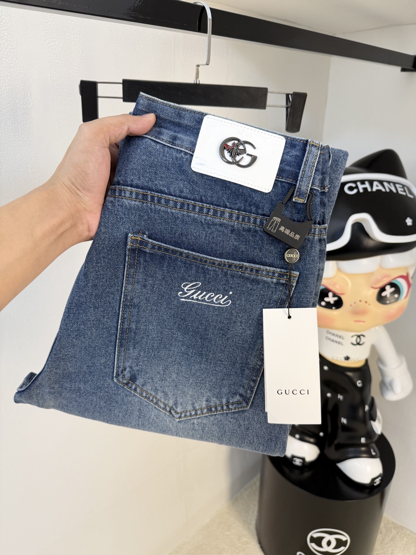 NO:569335,Gucci [New Product] High-end Exclusive Sale 25SS Four Seasons Super Burning Street Jeans Series Exclusively and Grandly Launched Original Customized High-Quality Fabric Customized Hardware Slim Fit Fabric with Elasticity Micro-Stretch Upper Body Highly Comfortable A Must-Have Item!  Counter sizes 29-38 (no 35, no 37),,gucci,jeans,alexander wang19860909古驰【新品】高端独家发售 25SS四季款超燃炸街系列之最牛仔裤 独家隆重推出 原版定制高端品质面料 定制五金版型修身剪裁 面料带弹力 微弹上身舒适度超高 必爆单品！专柜尺码29-38（无35无37）,,gucci,jeans,alexander wang,Men's clothing