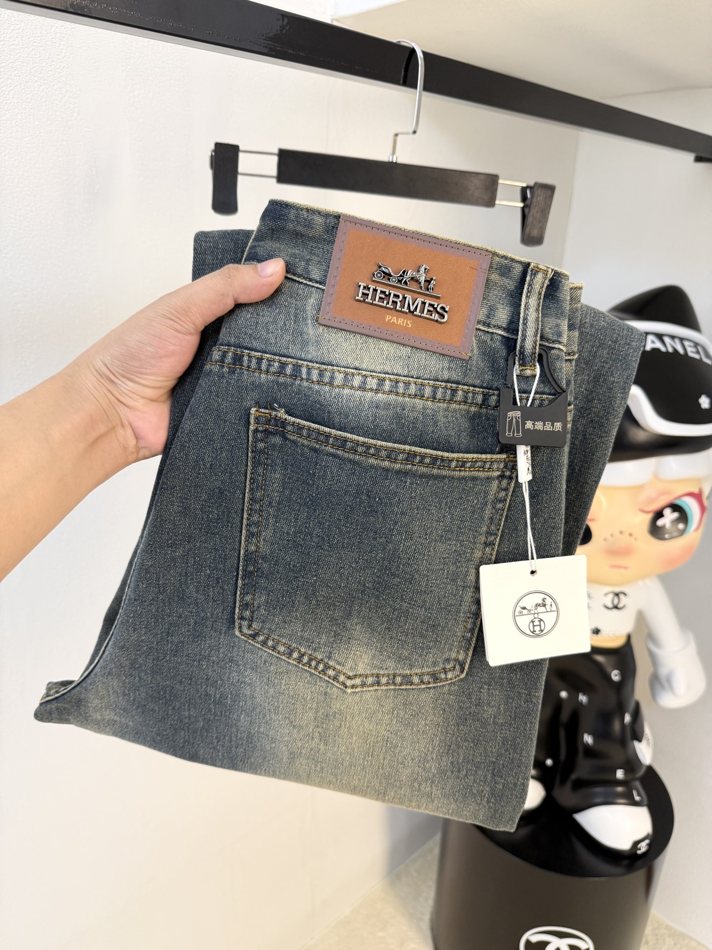 NO:569350,Hermès [new product] high-end exclusive sale 25SS four seasons super hot street jeans series of the most exclusive and grand launch original custom high-quality fabrics custom hardware version slim tailoring fabrics with elastic micro-elastic upper body super comfortable must-have item!  Counter sizes 29-38 (no 35, no 37), hermes,jeans,alexander wang19860909爱马仕【新品】高端独家发售 25SS四季款超燃炸街系列之最牛仔裤 独家隆重推出 原版定制高端品质面料 定制五金版型修身剪裁 面料带弹力 微弹上身舒适度超高 必爆单品！专柜尺码29-38（无35无37）,,hermes,jeans,alexander wang,Men's clothing