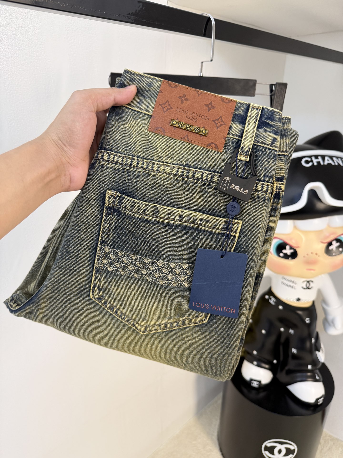 NO:569365,LV [New Product] High-end Exclusive Sale 25SS Four Seasons Super Burning Street Jeans Series Exclusively and Grandly Launched Original Customized High-Quality Fabric Customized Hardware Slim Tailoring Fabric with Elasticity Micro-Stretch Upper Body Highly Comfortable A Must-Have Item!  Counter sizes 29-38 (no 35, no 37),,louis vuitton,jeans,alexander wang19860909LV【新品】高端独家发售 25SS四季款超燃炸街系列之最牛仔裤 独家隆重推出 原版定制高端品质面料 定制五金版型修身剪裁 面料带弹力 微弹上身舒适度超高 必爆单品！专柜尺码29-38（无35无37）,,louis vuitton,jeans,alexander wang,Men's clothing