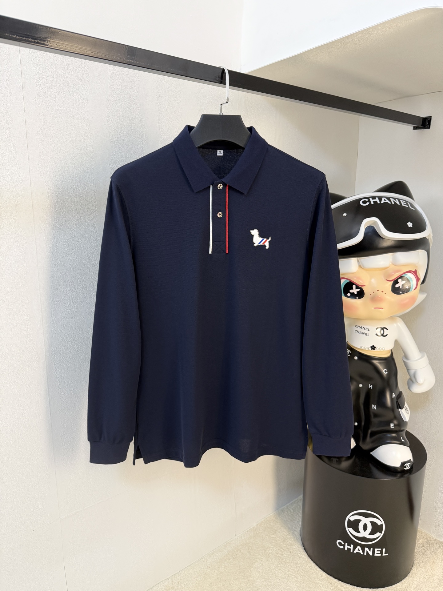 NO:571645,TB Autumn and Winter 25SS [New Product] New long-sleeved lapel T-shirt polo, the highest version available for customization of high-end rhubarb fabric, simple and fashionable style, color-blocked threads are super good-looking!  Simple and elegant style with classic logo!  Full of high-end sense, can be worn in all seasons. Simple European style official website is selling sizes M-3XL, tees, t-shirts, alexander wang19860909TB秋冬25SS【新品】新款长袖翻领T恤polo,最高版本客供定制高端朱地面料简单时尚款,拼色螺纹超级好看！经典logo简单大方的款式！满满的高级感,四季可穿.简欧风格官网在售码数M-3XL,,tees，t-shirt,alexander wang,Men's clothing