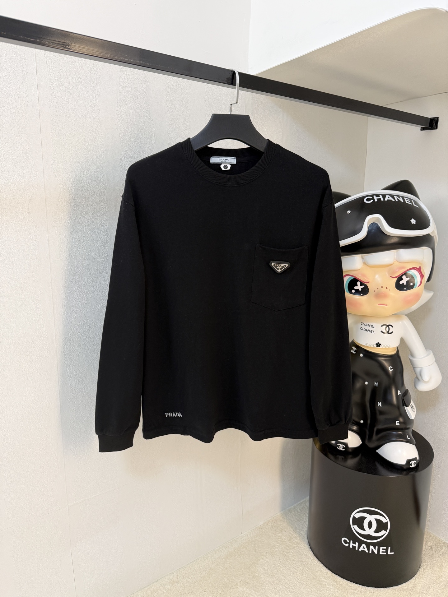 Prada 25SS Round Neck Sweatshirt Top Quality Embroidery Design Unisex