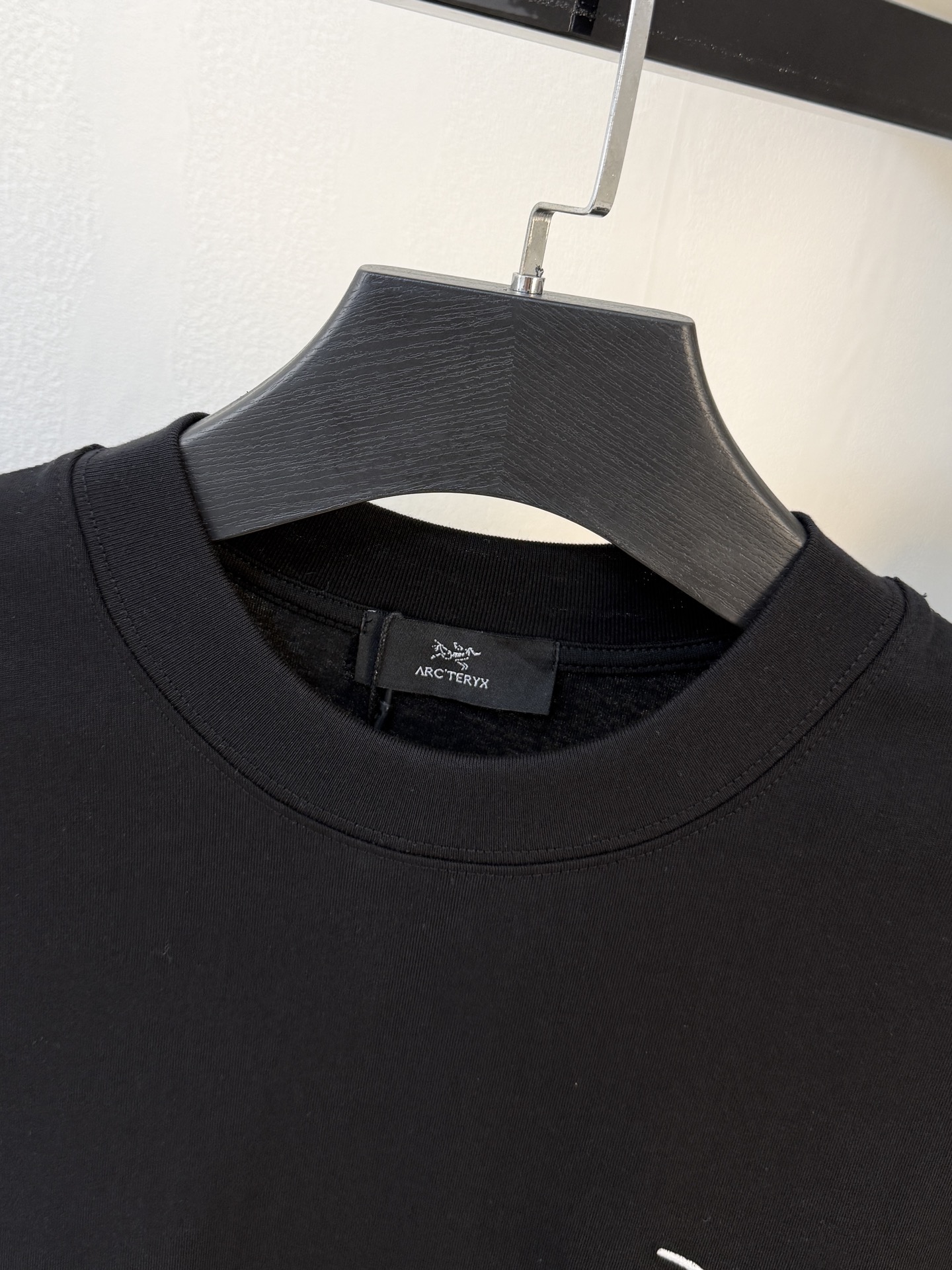 Arc'teryx Long Sleeve T-Shirt - Comfortable, Breathable, and Stylish 4 i1760292655272 736 0 2