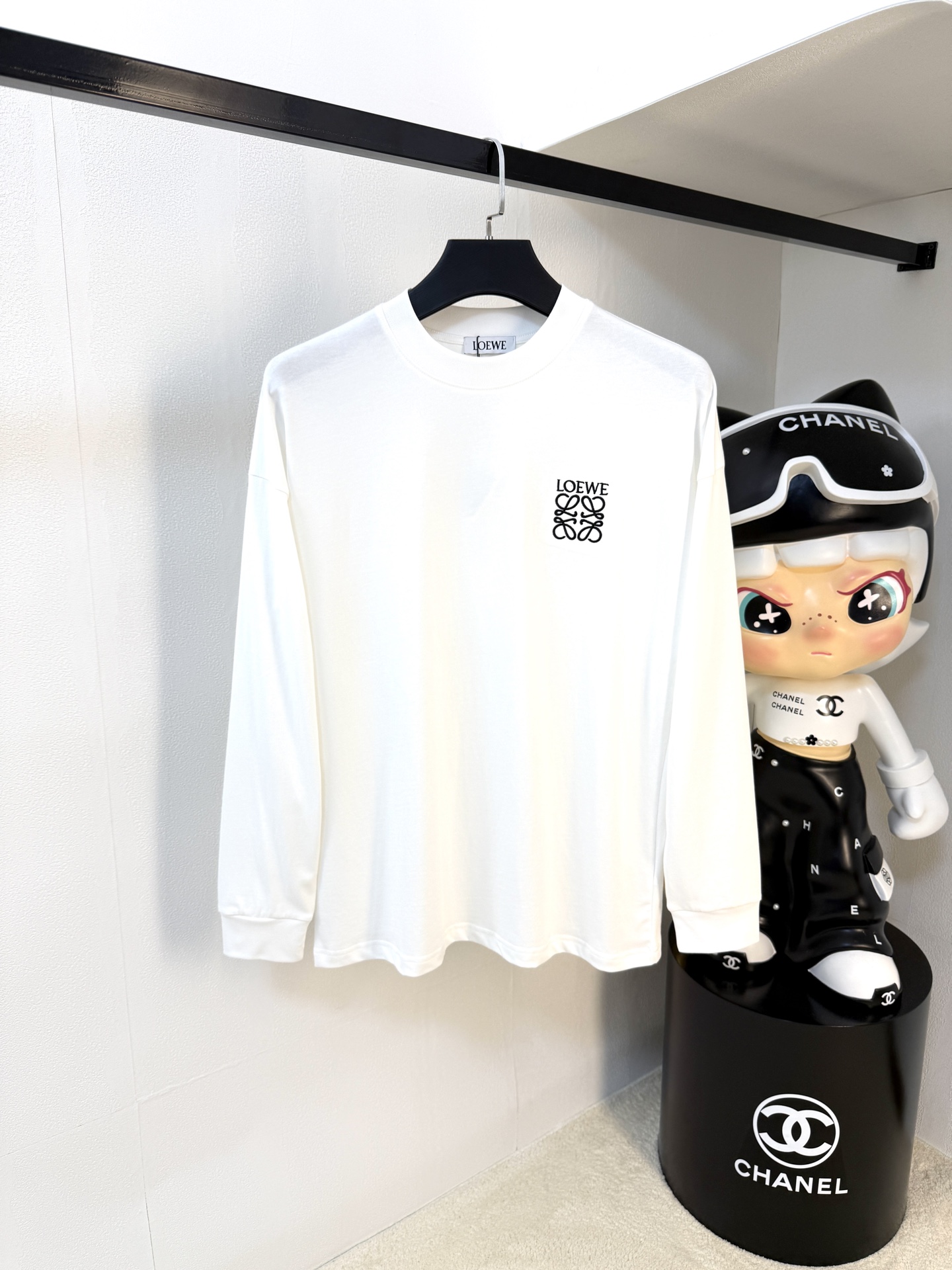 Loewe Men's White Long Sleeve T-Shirt Round Neck Comfortable and Breathable