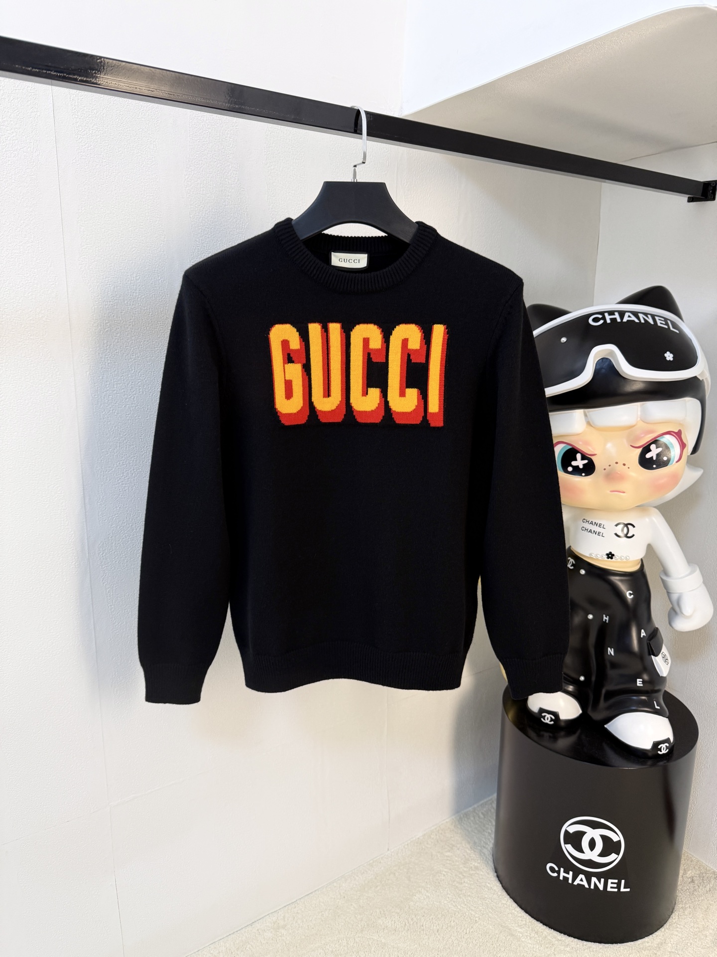 NO:572966,Gucci 25ss Autumn and Winter [New Product] Sweater is exclusively for sale, imported original technical wool worsted!  The fine knitting is integrated, and the color mixed weaving is purely handmade. The grade is extremely high, highlighting the taste and luxury of clothing. The craftsmanship is exquisite!  Customized original craftsmanship threaded upper body, extremely handsome, purchasing agent level counter, same style for men and women, size S-XL,,gucci,sweaters,alexander wang19860909古驰25ss秋冬【新品】毛衣专供狠货,进口原版科技羊毛精纺！精细针织一体,色彩混织纯手工技艺呈现 档次极高,凸显衣着品味与奢华 工艺精湛！定制原版工艺螺纹上身帅到爆,代购级别专柜男女同款 码数S-XL,,gucci,sweaters,alexander wang,Men's clothing