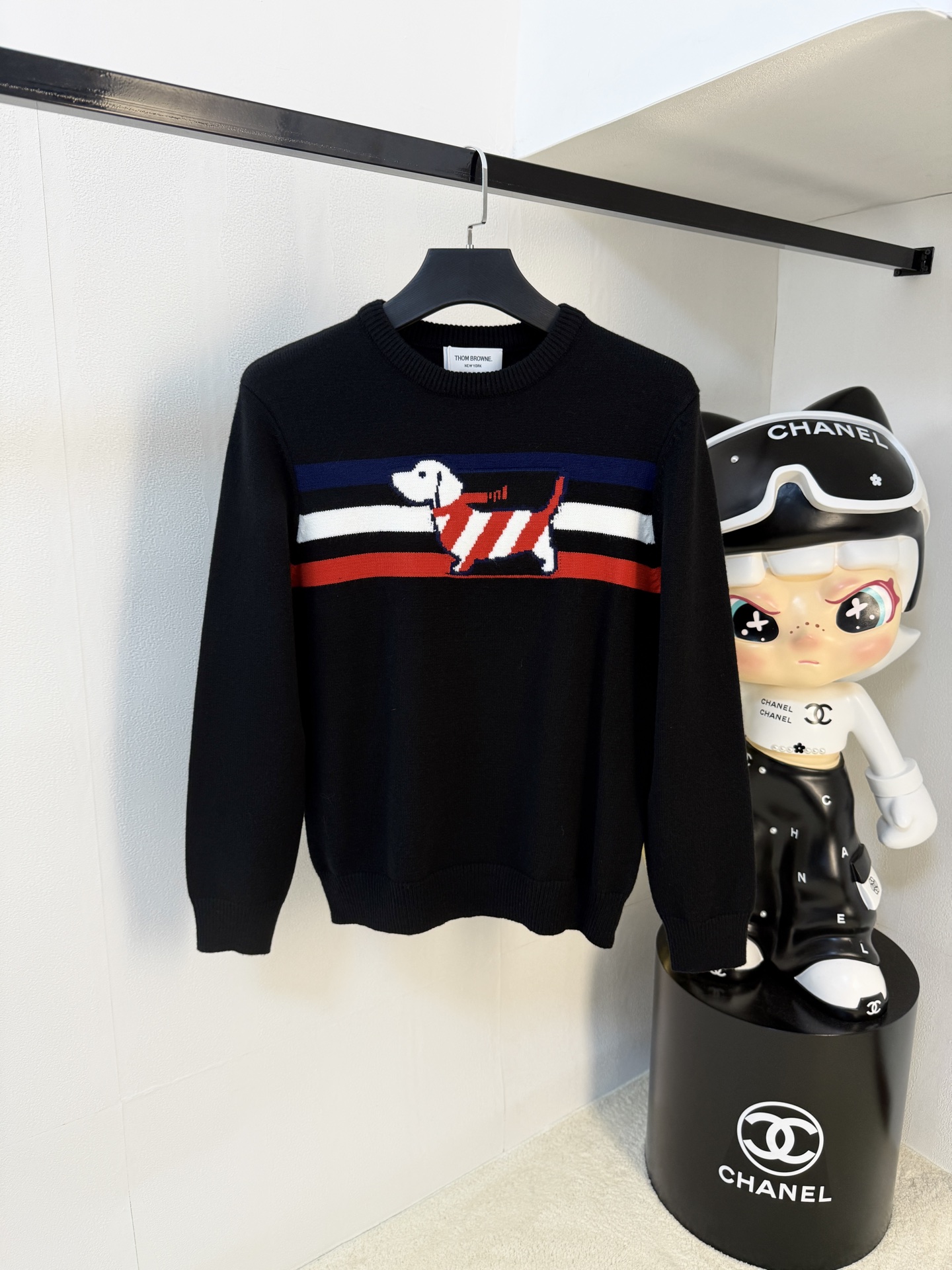 NO:572972,TB 25ss autumn and winter [new product] sweater is exclusively for hard goods, imported original technical wool worsted!  The fine knitting is integrated, and the color mixed weaving is purely handmade. The grade is extremely high, highlighting the taste and luxury of clothing. The craftsmanship is exquisite!  Customized original craftsmanship threaded upper body, extremely handsome, purchasing agent level counter, same style for men and women, size S-XL,,sweaters,alexander wang19860909TB 25ss秋冬【新品】毛衣专供狠货,进口原版科技羊毛精纺！精细针织一体,色彩混织纯手工技艺呈现 档次极高,凸显衣着品味与奢华 工艺精湛！定制原版工艺螺纹上身帅到爆,代购级别专柜男女同款 码数S-XL,,sweaters,alexander wang,Men's clothing