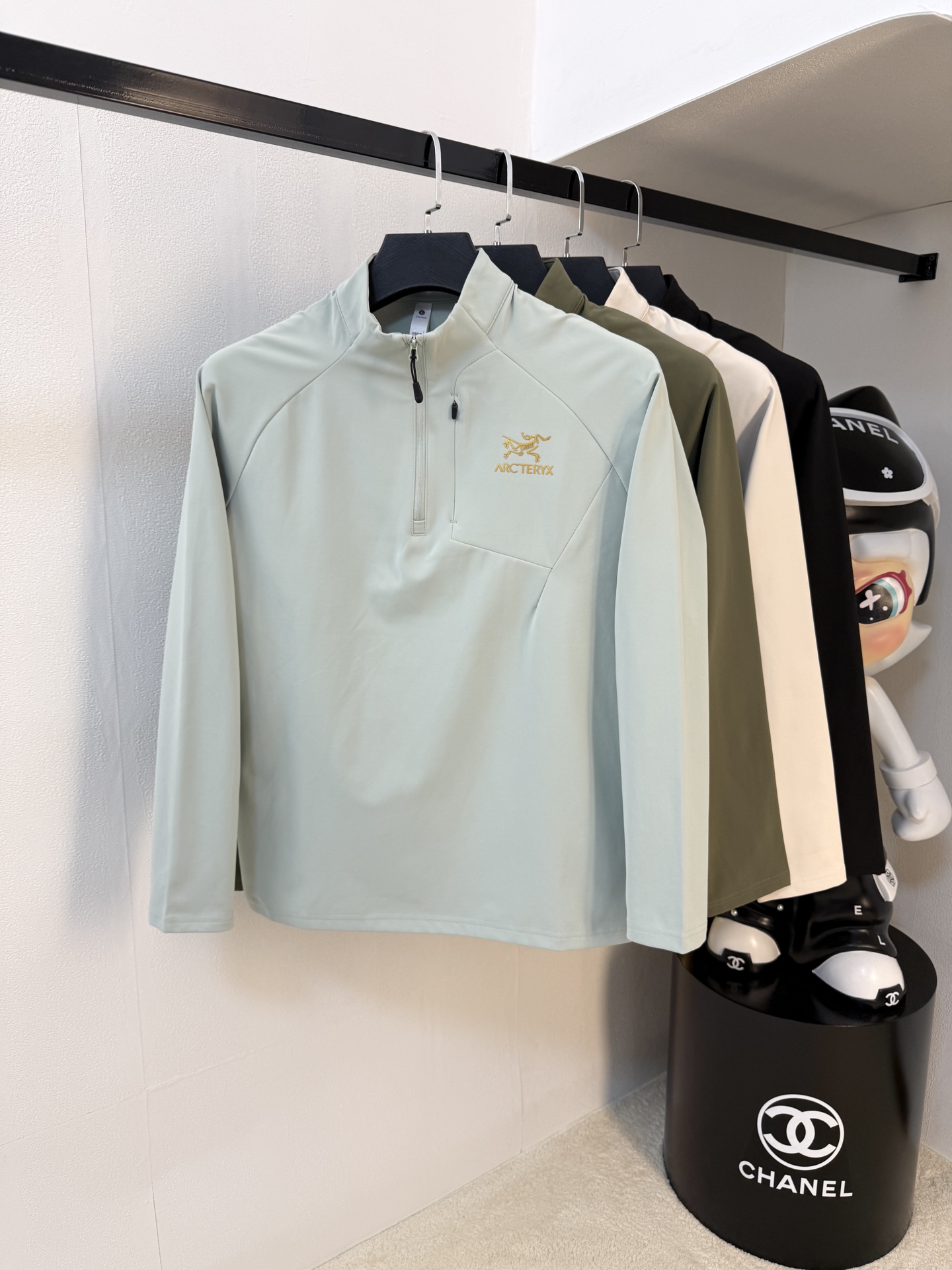 NO:612980,Archaeopteryx Autumn and Winter 25SS [New Product] New long-sleeved T-shirt polo, the highest version can be customized with high-end vermilion fabric, simple and fashionable style, the color-blocked threads are super beautiful!  Simple and elegant style with classic logo!  Full of high-end feel, can be worn in all seasons. Simple European style official website is selling sizes M-3XL, arc'teryx, tees, t-shirt, alexander wang19860909始祖鸟秋冬25SS【新品】新款长袖T恤polo,最高版本客供定制高端朱地面料简单时尚款,拼色螺纹超级好看！经典logo简单大方的款式！满满的高级感,四季可穿.简欧风格官网在售码数M-3XL,arc'teryx,tees，t-shirt,alexander wang,Men's clothing