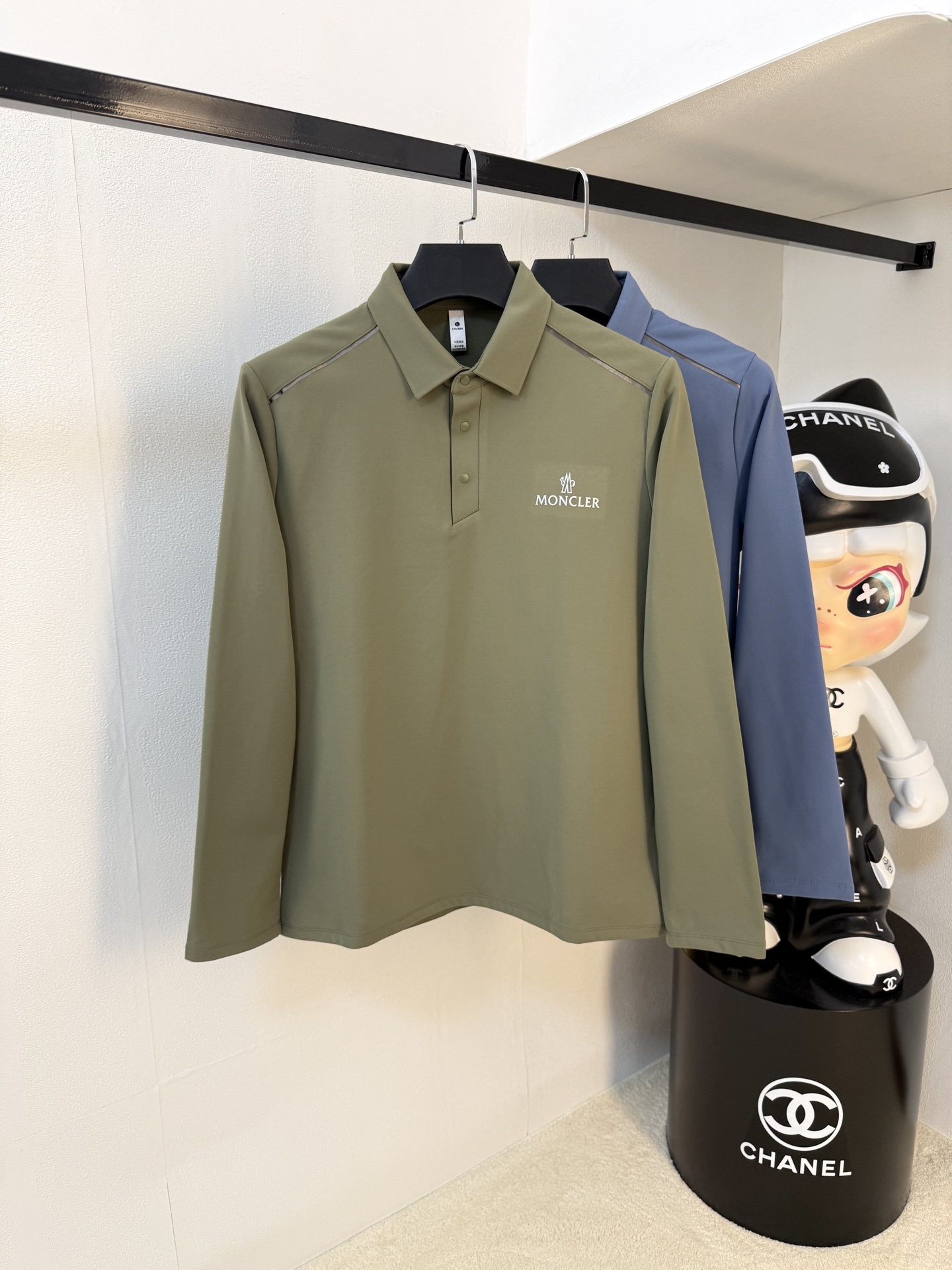 NO:612997,Meng Mou Autumn and Winter 25SS [New Product] New long-sleeved T-shirt polo, the highest version can be customized with high-end rhubarb fabric, simple and fashionable style, the color-blocked threads are super beautiful!  Simple and elegant style with classic logo!  Full of high-end sense, can be worn in all seasons. Simple European style official website is selling sizes M-3XL, Moncler, tees, t-shirt, alexander wang19860909蒙口秋冬25SS【新品】新款长袖T恤polo,最高版本客供定制高端朱地面料简单时尚款,拼色螺纹超级好看！经典logo简单大方的款式！满满的高级感,四季可穿.简欧风格官网在售码数M-3XL,,Moncler,tees，t-shirt,alexander wang,Men's clothing