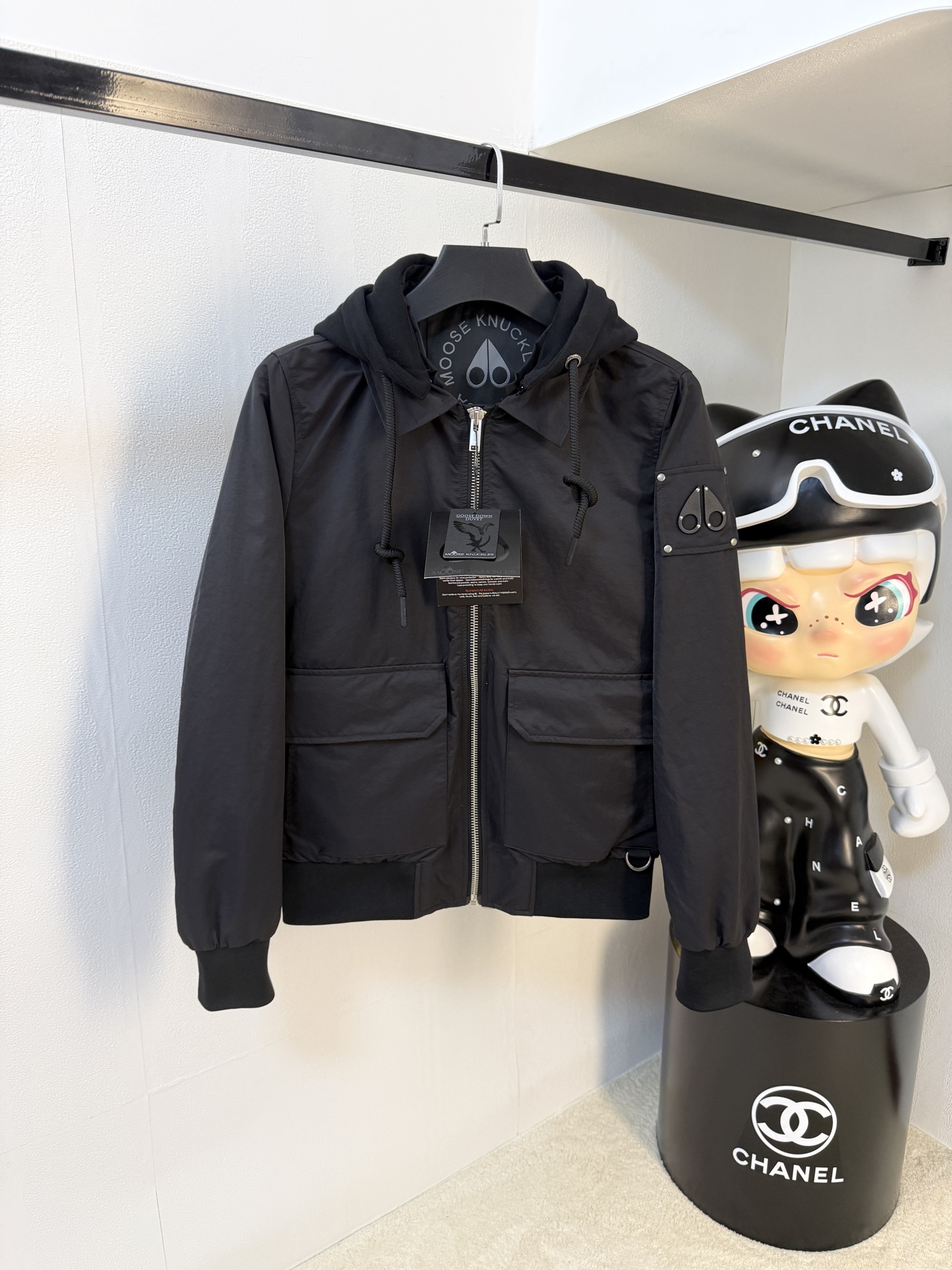 NO:600690,Scissors 25ss early autumn [new product] popular jackets and jackets. New casual and fashionable jackets and jackets in the autumn and winter counters!  Ultra-avant-garde design style, delicate and comfortable, very light to wear and not easy to wrinkle. Multiple craftsmanship. The overall design is quite visual. The upper body is casual and stylish, with a certain degree of stiffness. It is definitely at the forefront of fashion. It is recommended for urban leisure. Size S-2XL,,jackets & coats,jackets & coats,alexander wang19860909剪刀25ss早秋【新品】夹克外套爆款 秋冬专柜新款休闲时尚夹克外套！超前卫设计风格 细腻舒适 穿着非常轻便不易起皱.多重重工艺 整体的设计颇具视觉感,上身休闲有型,有一定的挺括度,绝对走在时尚最尖端的气质感推荐,都市休闲必备.码数S-2XL,,jackets & coats,jackets & coats,alexander wang,Men's clothing