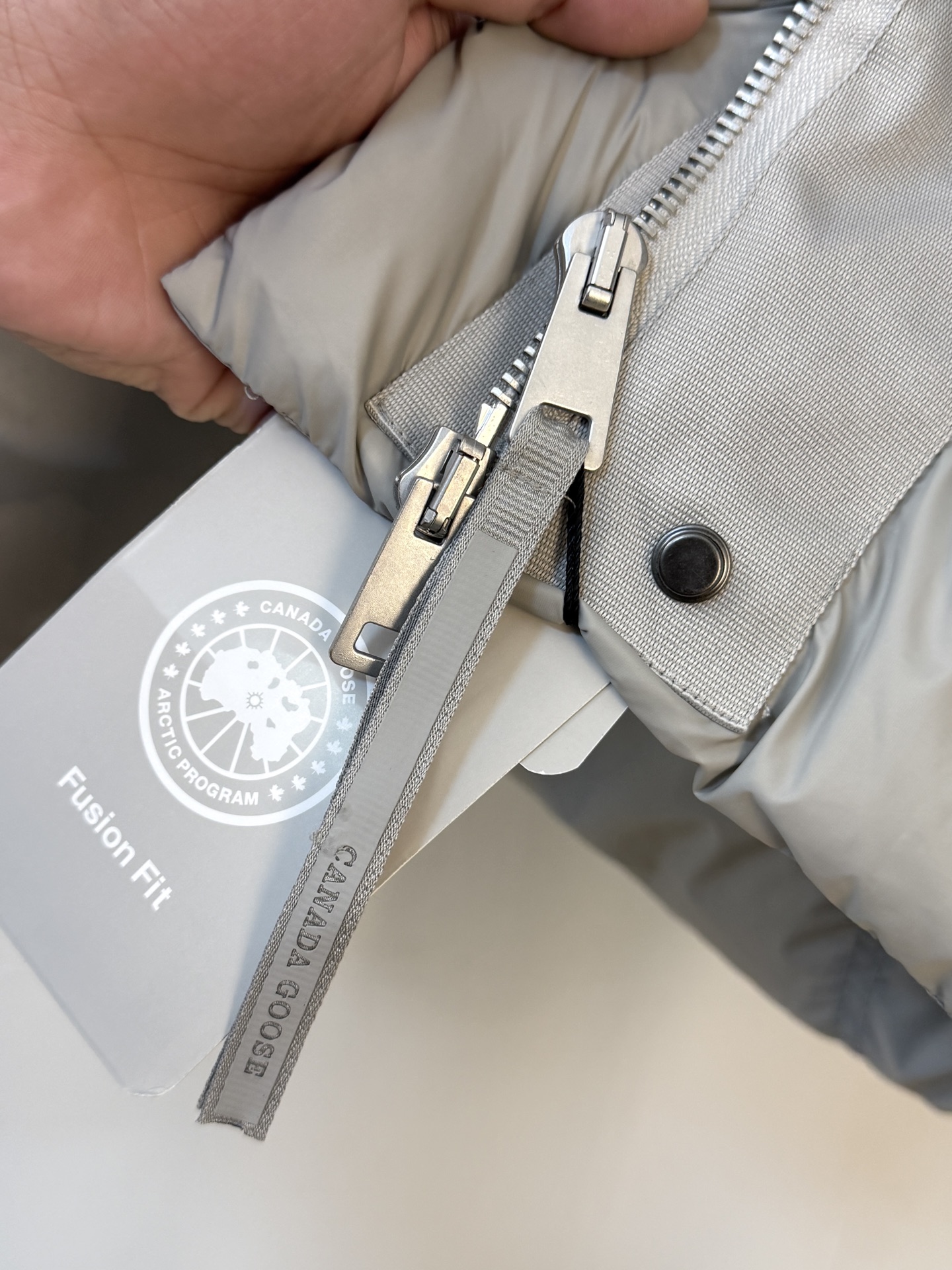 P 加拿大鹅 Canada Goose 秋冬新款羽绒服搭配毛衣 卫衣 保暖同时毫无束缚感采用国标95白鸭