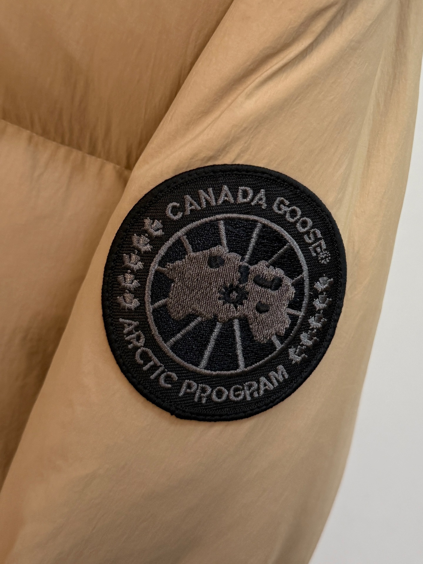 P 加拿大鹅 Canada Goose 秋冬新款羽绒服搭配毛衣 卫衣 保暖同时毫无束缚感采用国标95白鸭