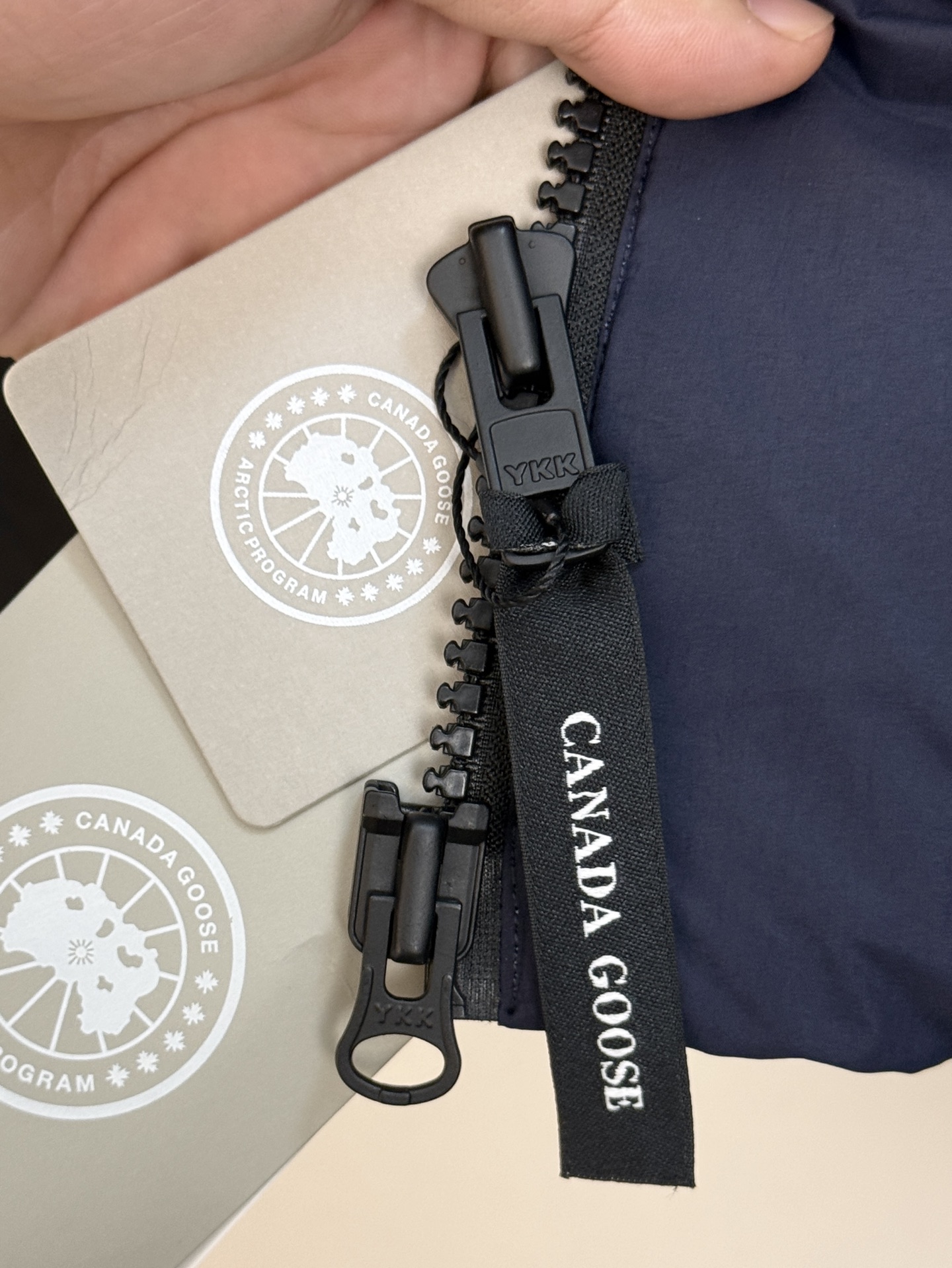 P 加拿大鹅 Canada Goose 秋冬新款羽绒服搭配毛衣 卫衣 保暖同时毫无束缚感采用国标95白鸭