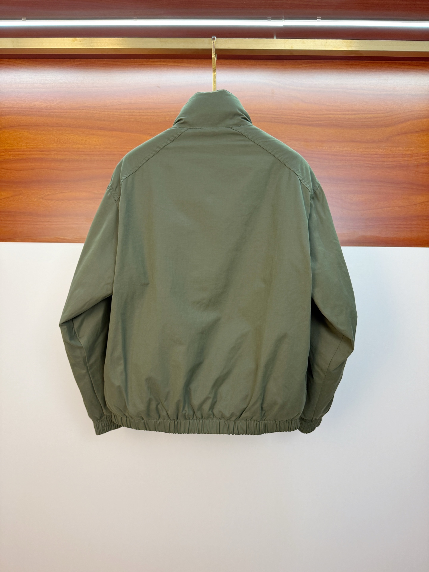 P巴宝莉棉服25ss早秋【新品】秋冬专柜新款休闲棉服外套！超前卫设计风格 细腻舒适 穿着非常轻便不易起皱