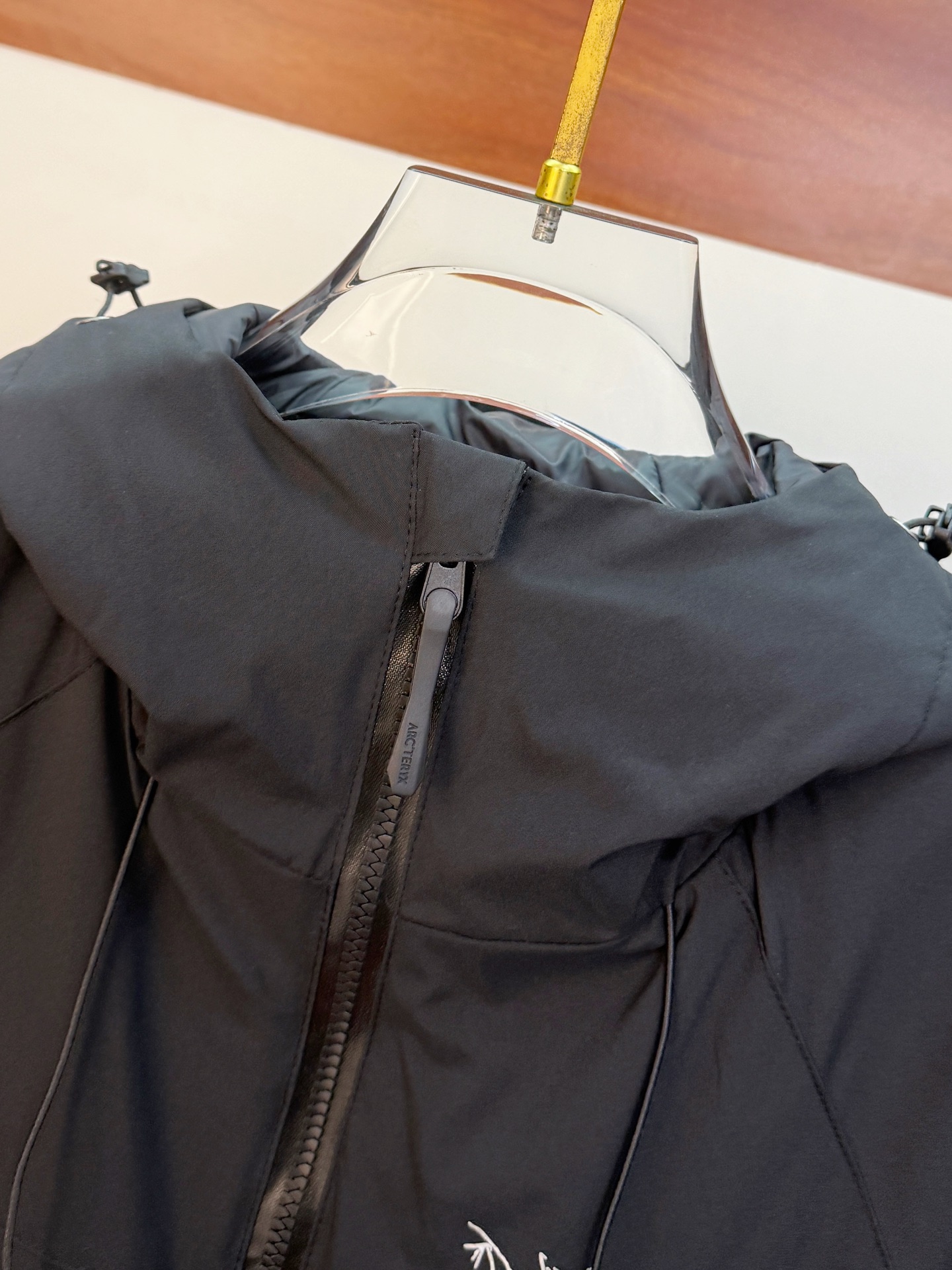 P始祖鸟棉服25ss早秋【新品】秋冬专柜新款休闲棉服外套！超前卫设计风格 细腻舒适 穿着非常轻便不易起皱