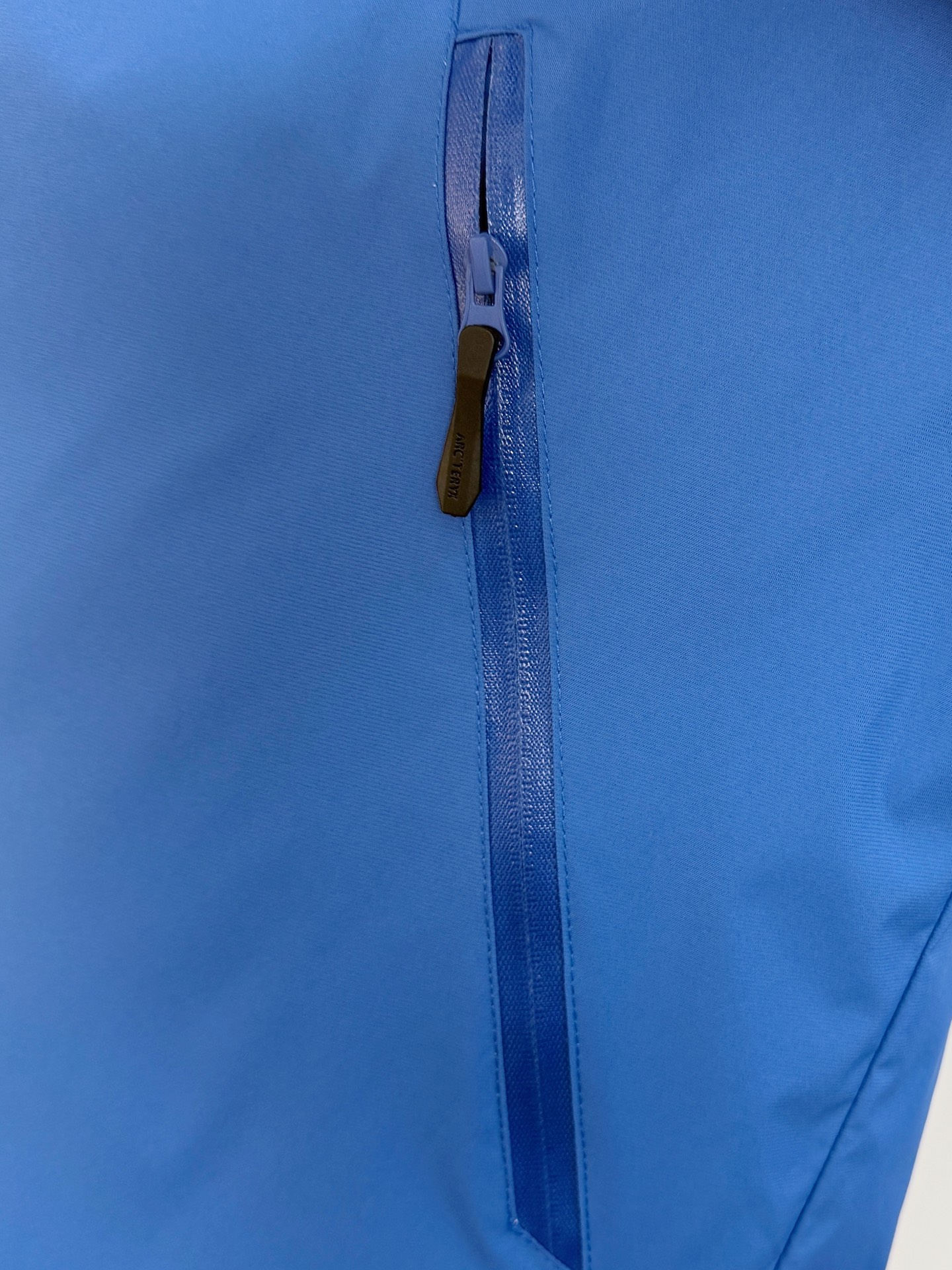 P始祖鸟棉服25ss早秋【新品】秋冬专柜新款休闲棉服外套！超前卫设计风格 细腻舒适 穿着非常轻便不易起皱