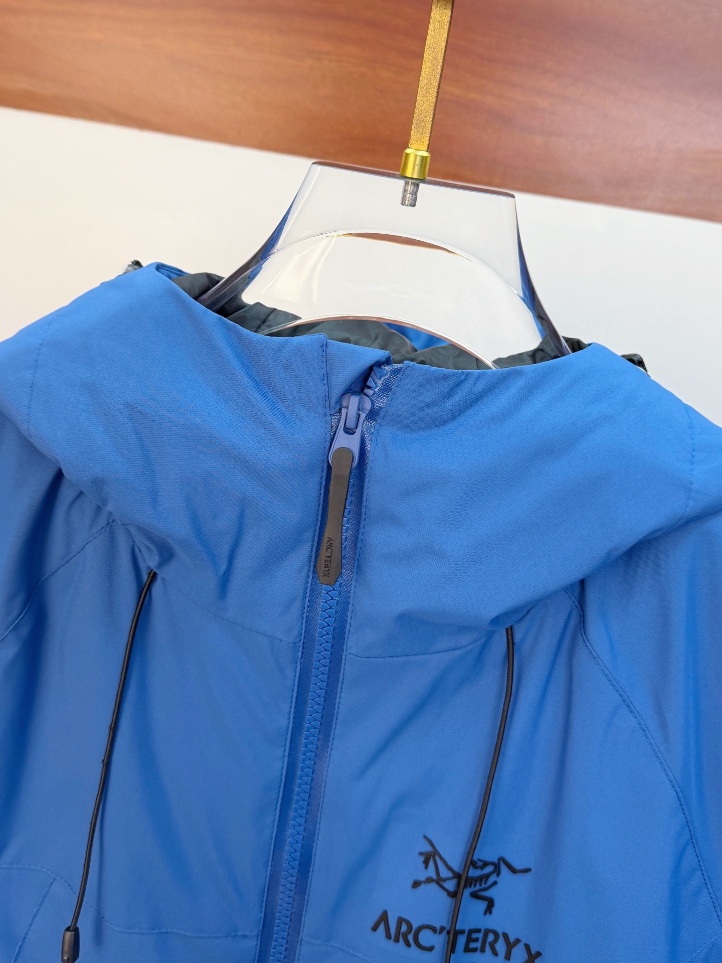 P始祖鸟棉服25ss早秋【新品】秋冬专柜新款休闲棉服外套！超前卫设计风格 细腻舒适 穿着非常轻便不易起皱