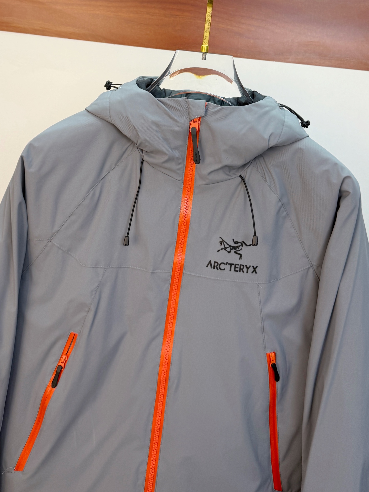 P始祖鸟棉服25ss早秋【新品】秋冬专柜新款休闲棉服外套！超前卫设计风格 细腻舒适 穿着非常轻便不易起皱