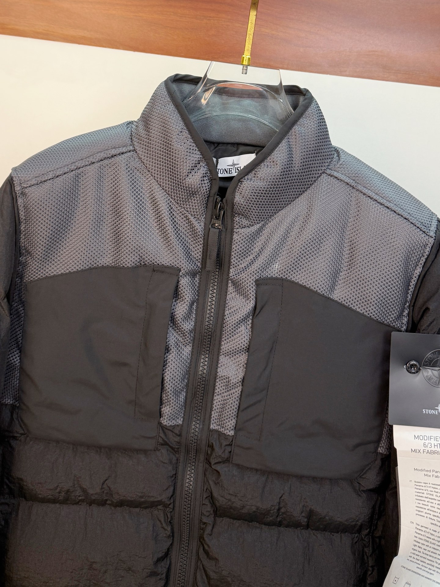 P石头棉服25ss早秋【新品】秋冬专柜新款休闲棉服外套！超前卫设计风格 细腻舒适 穿着非常轻便不易起皱。