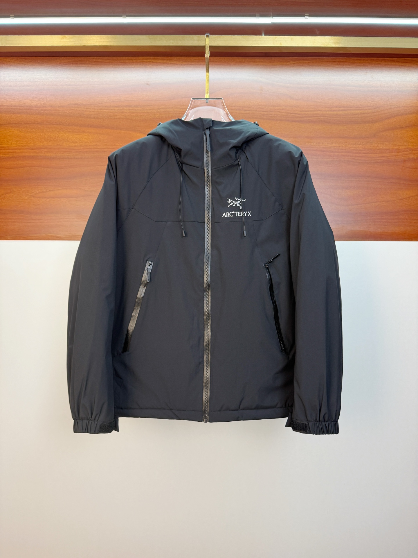 P始祖鸟棉服25ss早秋【新品】秋冬专柜新款休闲棉服外套！超前卫设计风格 细腻舒适 穿着非常轻便不易起皱