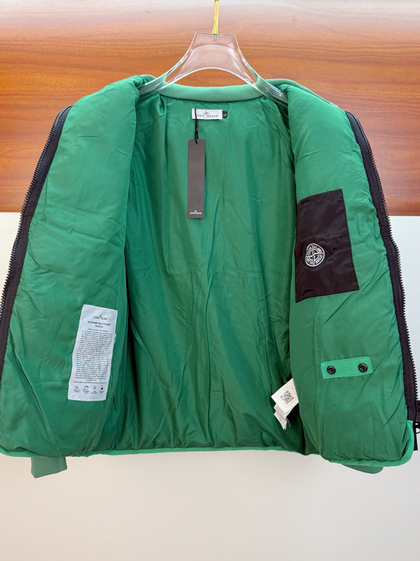 P石头棉服25ss早秋【新品】秋冬专柜新款休闲棉服外套！超前卫设计风格 细腻舒适 穿着非常轻便不易起皱。