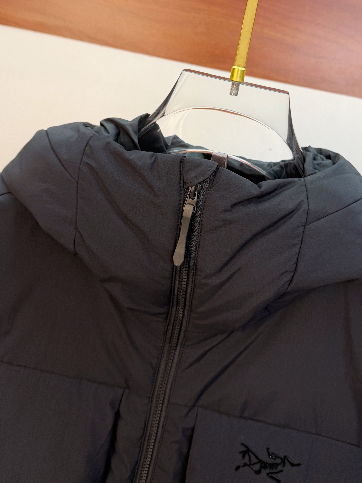 P始祖鸟棉服25ss早秋【新品】秋冬专柜新款休闲棉服外套！超前卫设计风格 细腻舒适 穿着非常轻便不易起皱