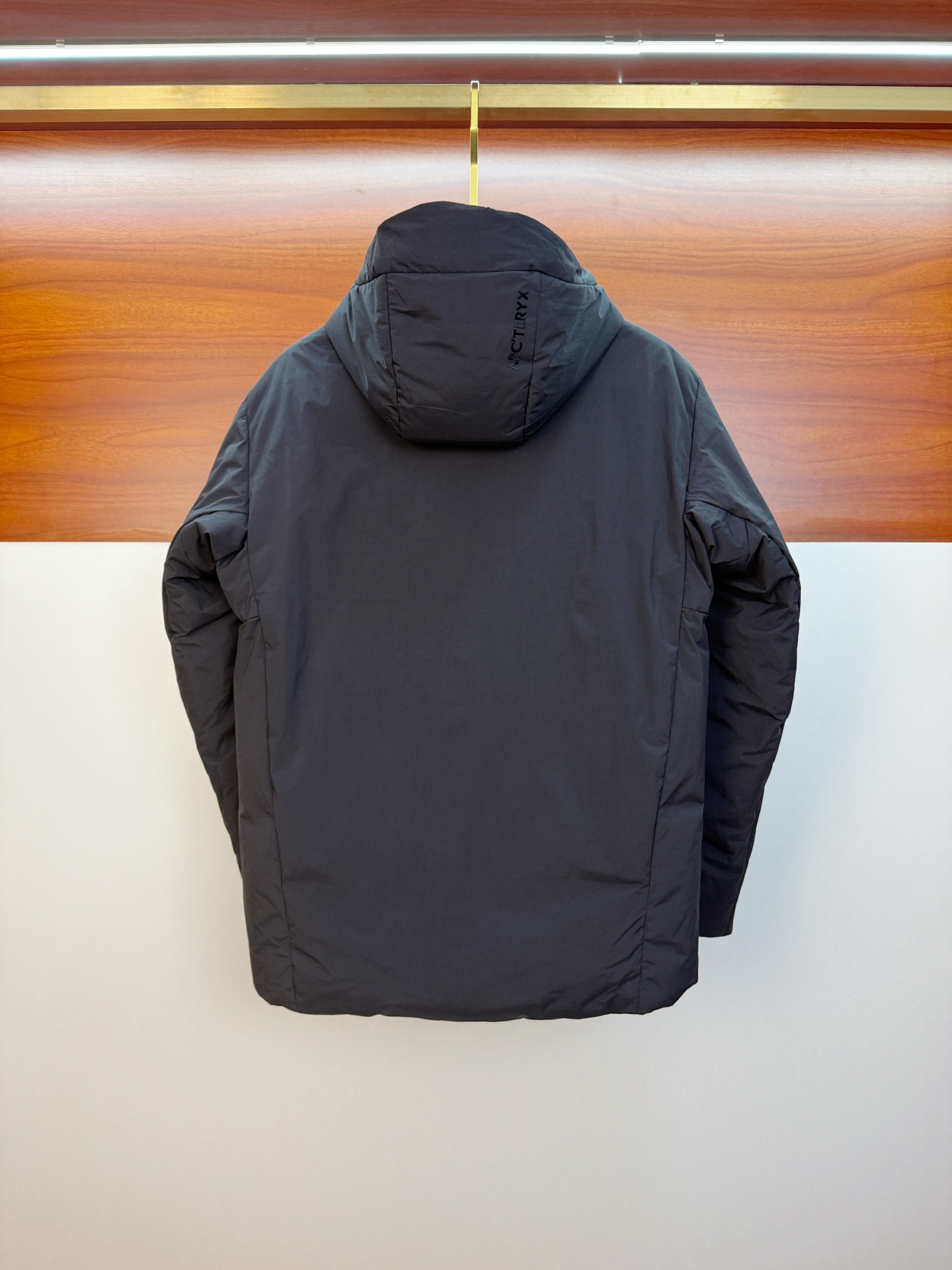 P始祖鸟棉服25ss早秋【新品】秋冬专柜新款休闲棉服外套！超前卫设计风格 细腻舒适 穿着非常轻便不易起皱