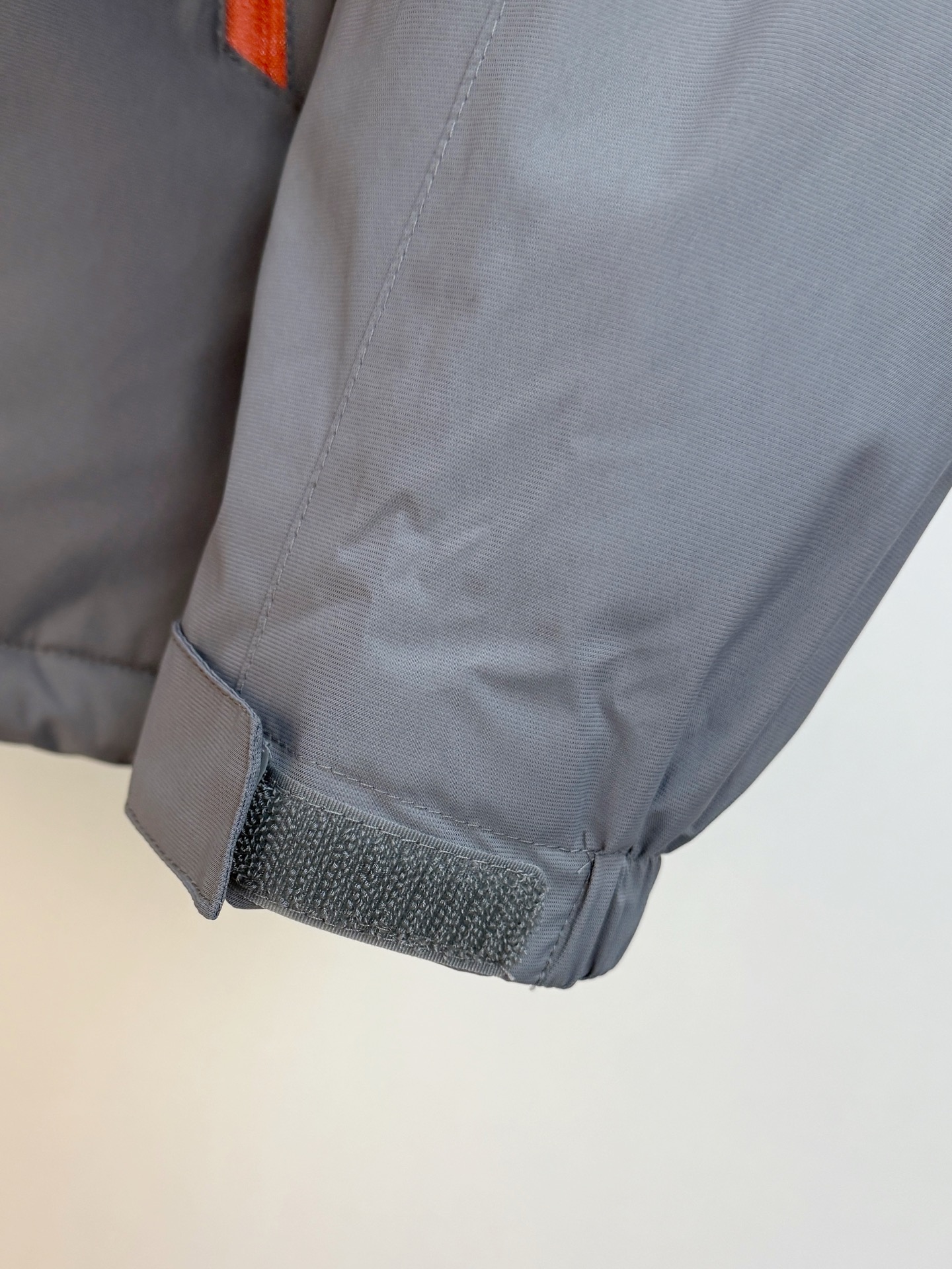 P始祖鸟棉服25ss早秋【新品】秋冬专柜新款休闲棉服外套！超前卫设计风格 细腻舒适 穿着非常轻便不易起皱