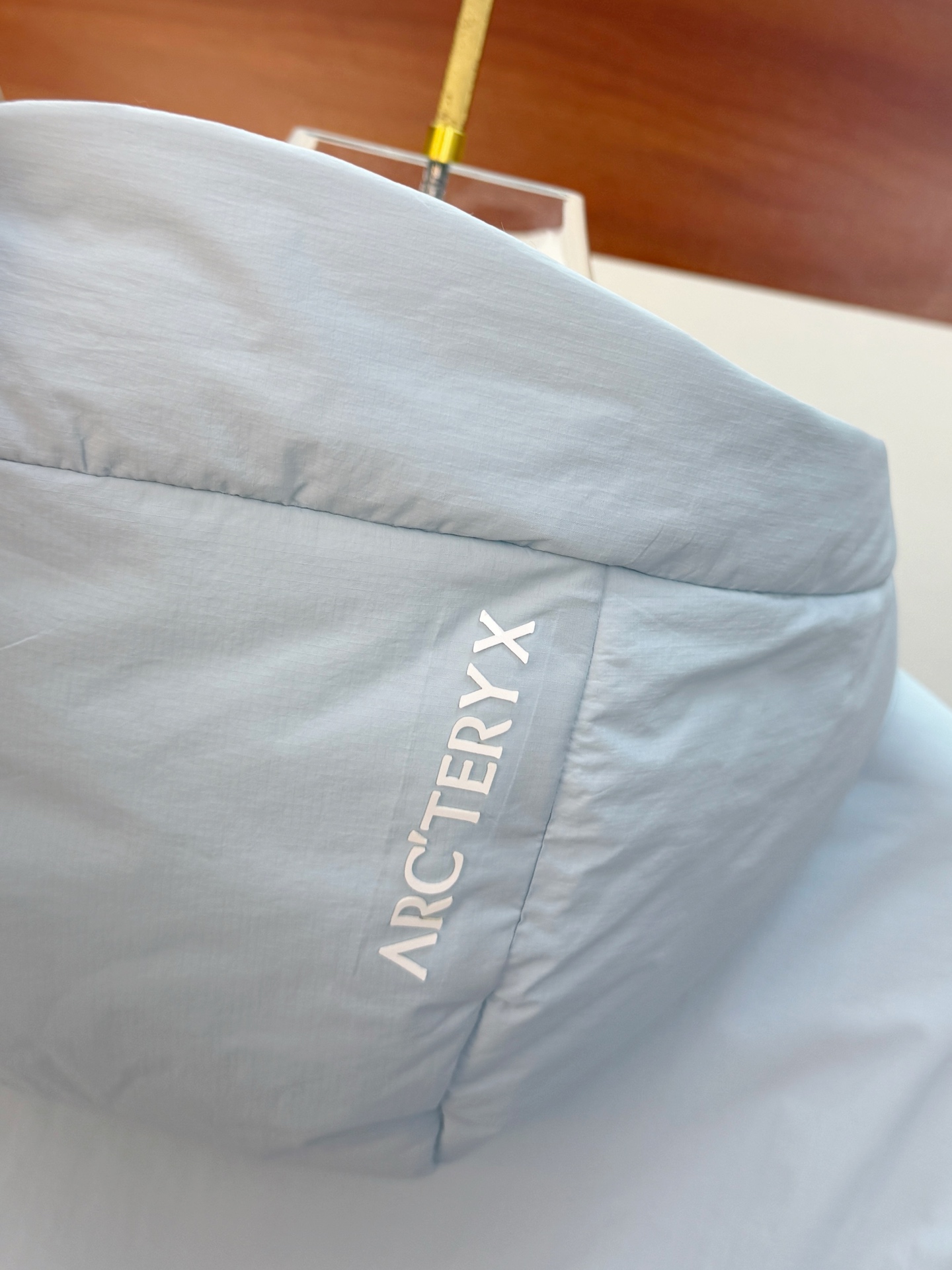 P始祖鸟棉服25ss早秋【新品】秋冬专柜新款休闲棉服外套！超前卫设计风格 细腻舒适 穿着非常轻便不易起皱