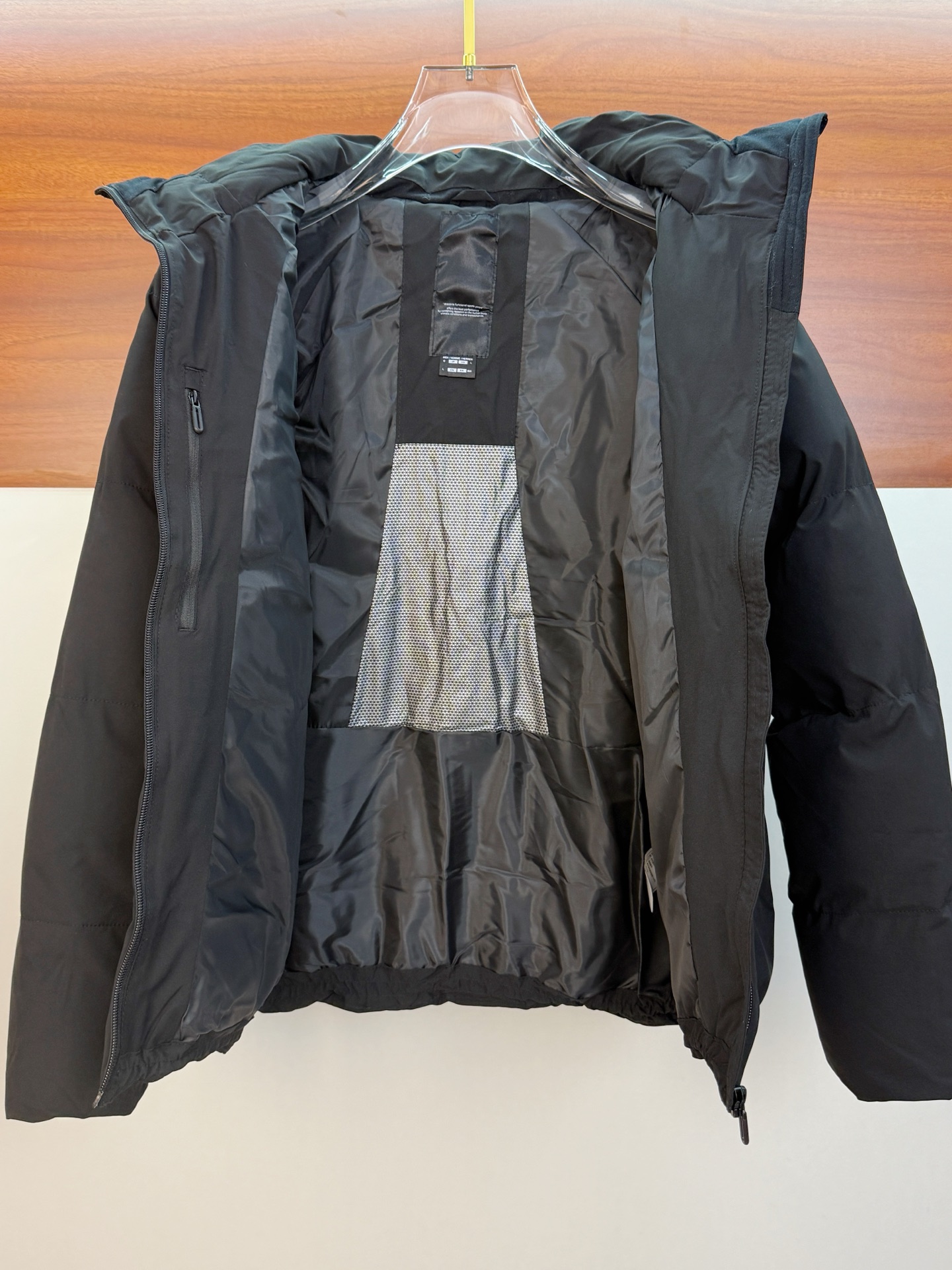 P迪桑特棉服25ss早秋【新品】秋冬专柜新款休闲棉服外套！超前卫设计风格 细腻舒适 穿着非常轻便不易起皱