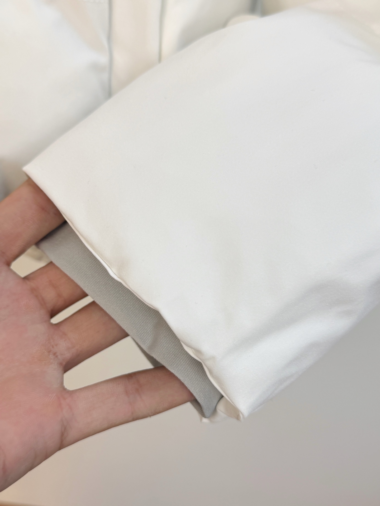 P迪桑特棉服25ss早秋【新品】秋冬专柜新款休闲棉服外套！超前卫设计风格 细腻舒适 穿着非常轻便不易起皱