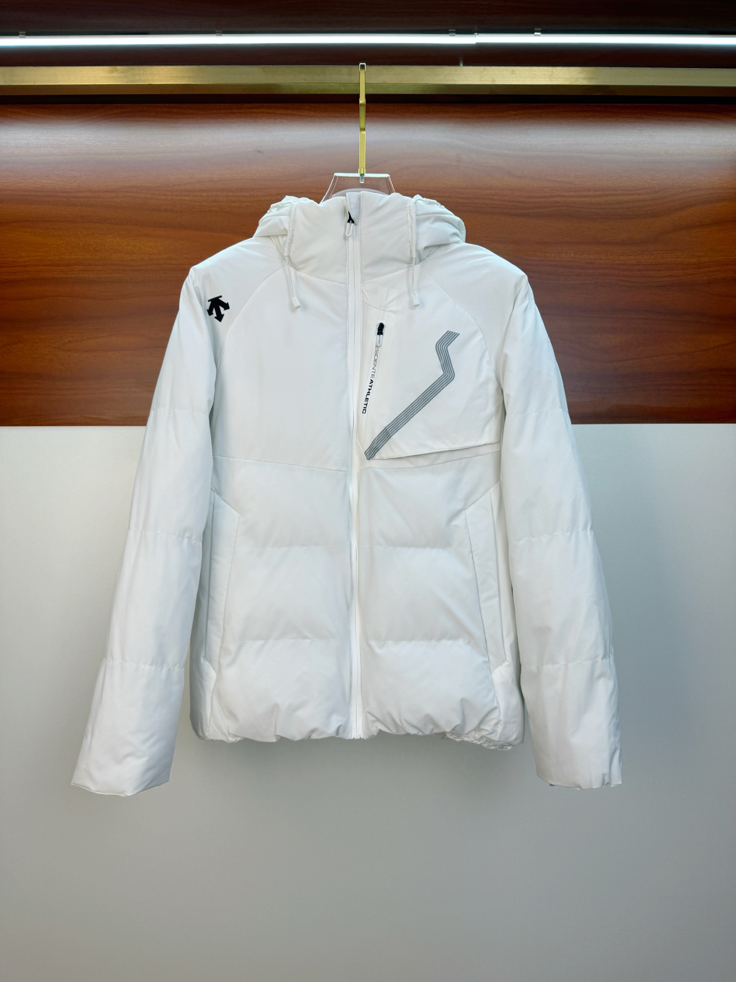 P迪桑特棉服25ss早秋【新品】秋冬专柜新款休闲棉服外套！超前卫设计风格 细腻舒适 穿着非常轻便不易起皱