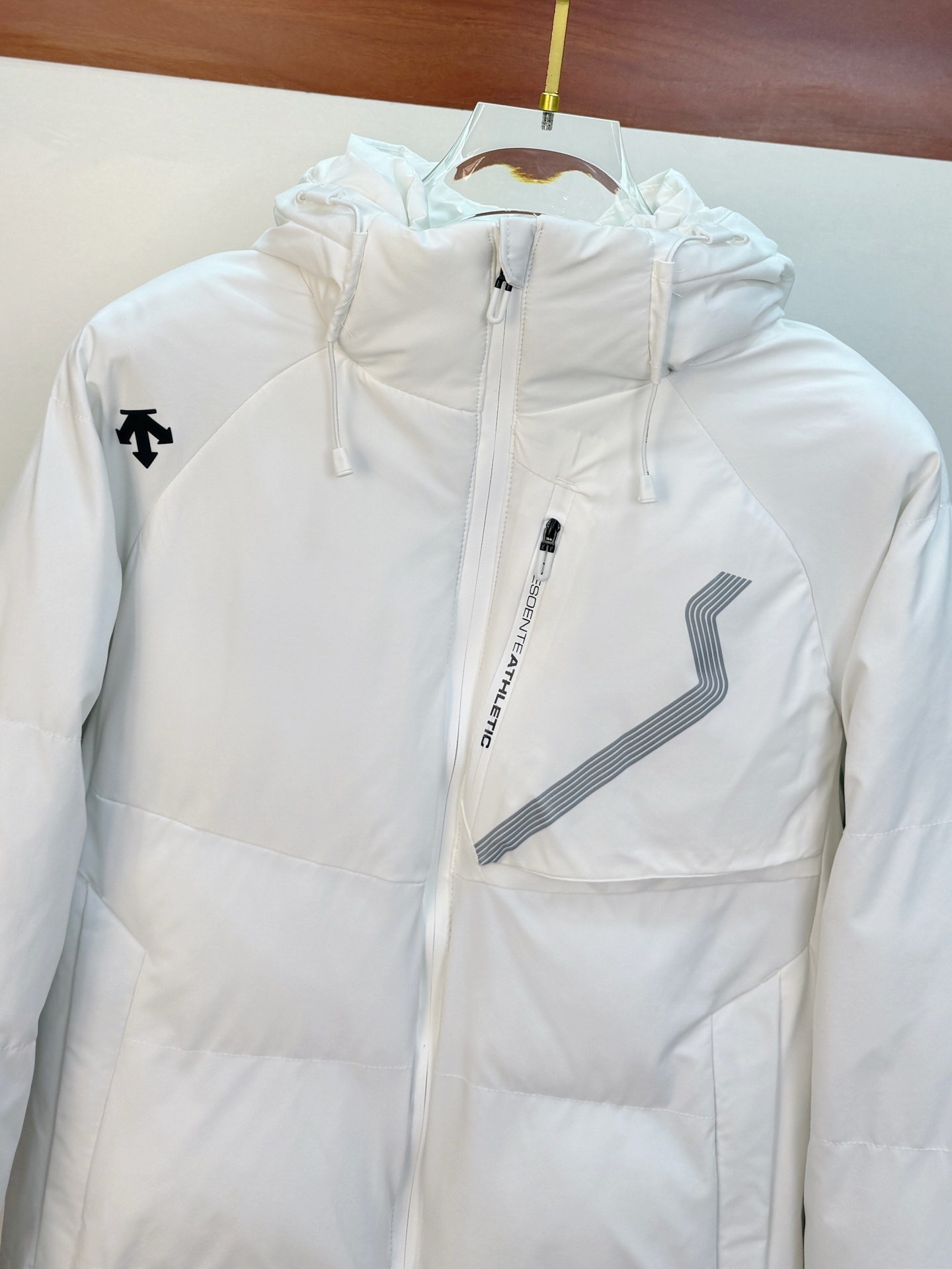 P迪桑特棉服25ss早秋【新品】秋冬专柜新款休闲棉服外套！超前卫设计风格 细腻舒适 穿着非常轻便不易起皱