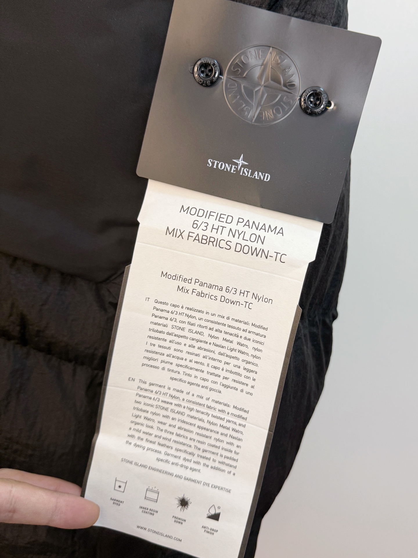 P石头棉服25ss早秋【新品】秋冬专柜新款休闲棉服外套！超前卫设计风格 细腻舒适 穿着非常轻便不易起皱。