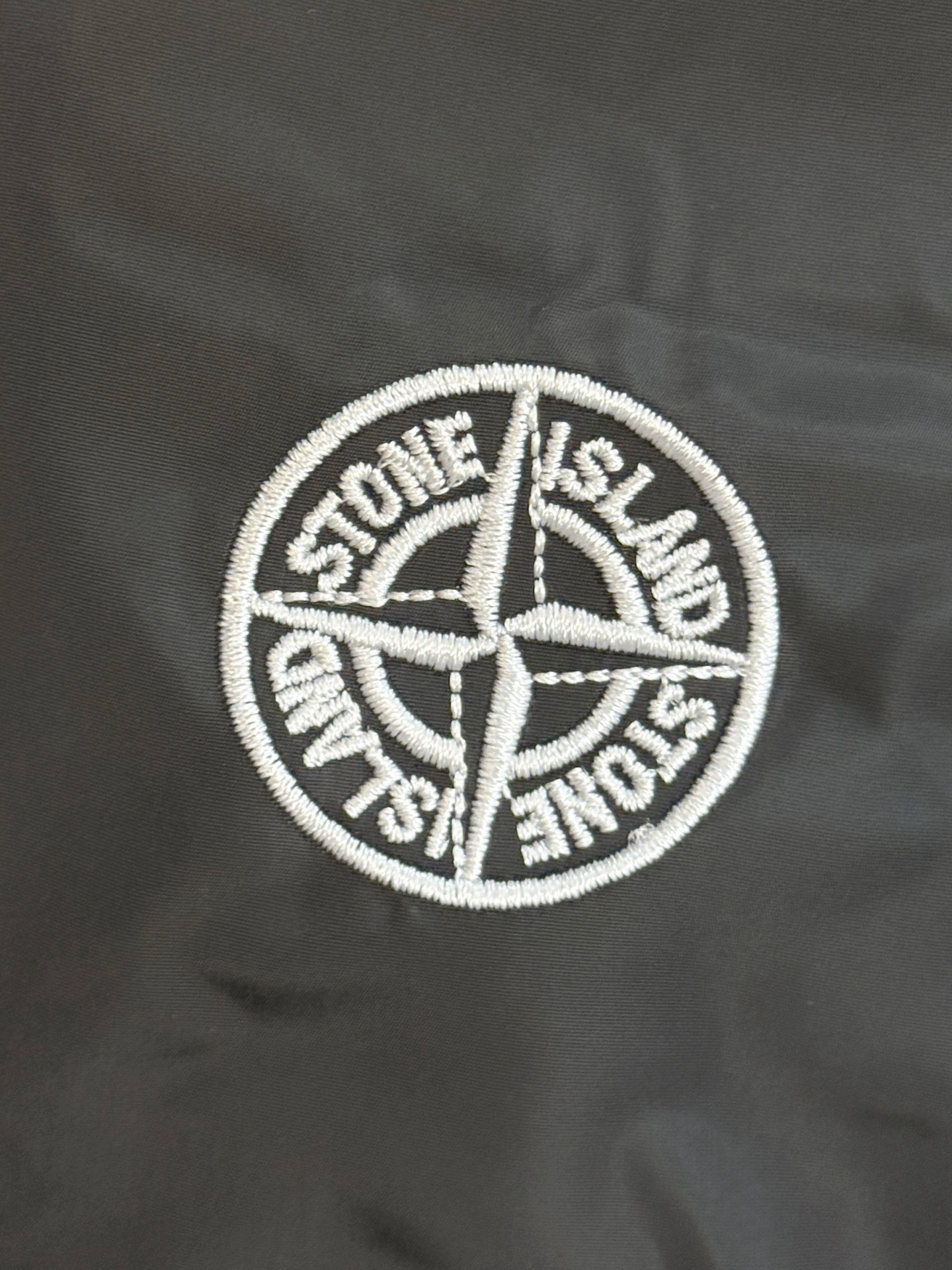 P石头棉服25ss早秋【新品】秋冬专柜新款休闲棉服外套！超前卫设计风格 细腻舒适 穿着非常轻便不易起皱。