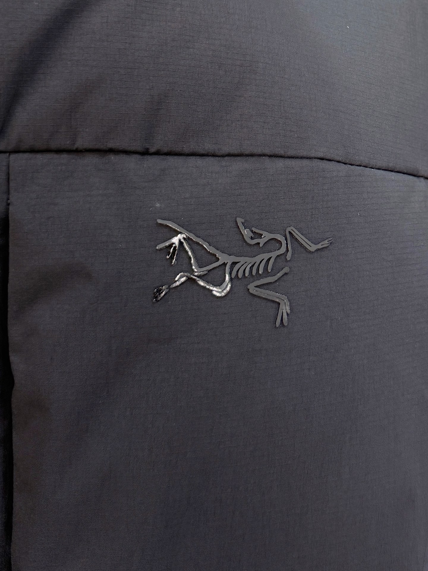 P始祖鸟棉服25ss早秋【新品】秋冬专柜新款休闲棉服外套！超前卫设计风格 细腻舒适 穿着非常轻便不易起皱