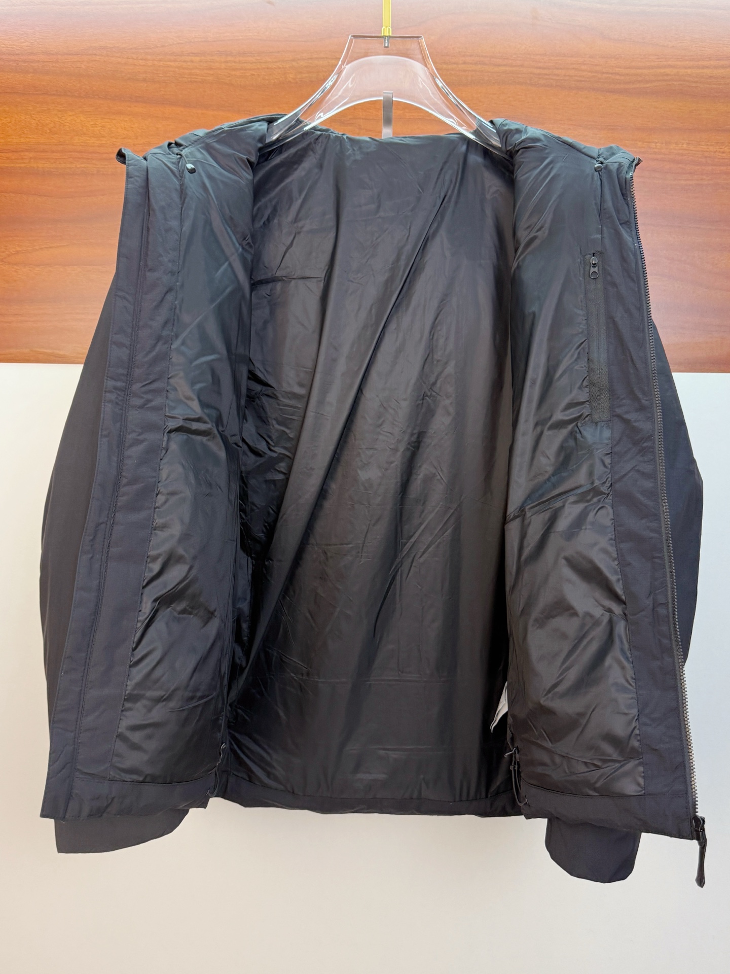 P始祖鸟棉服25ss早秋【新品】秋冬专柜新款休闲棉服外套！超前卫设计风格 细腻舒适 穿着非常轻便不易起皱