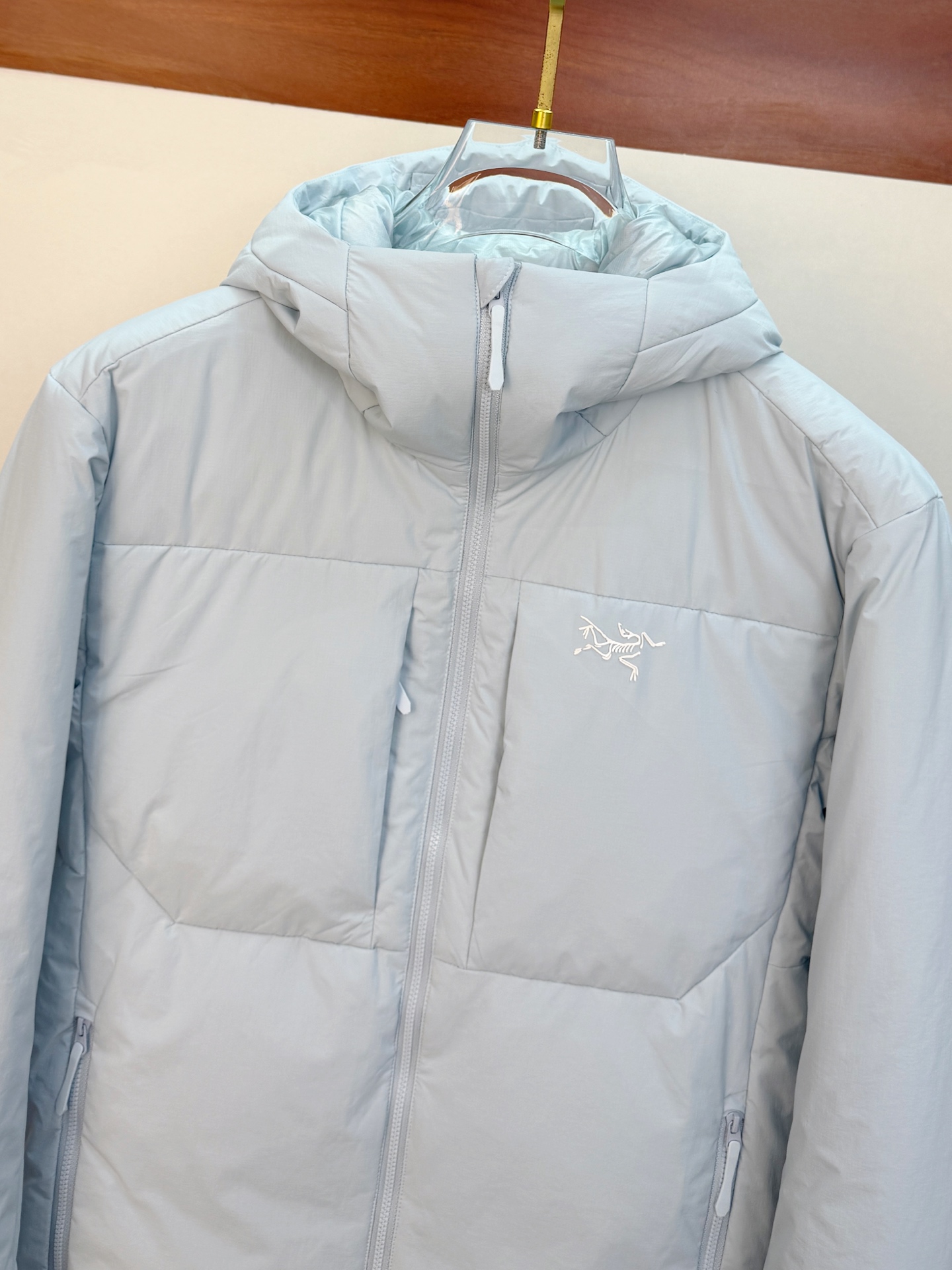 P始祖鸟棉服25ss早秋【新品】秋冬专柜新款休闲棉服外套！超前卫设计风格 细腻舒适 穿着非常轻便不易起皱