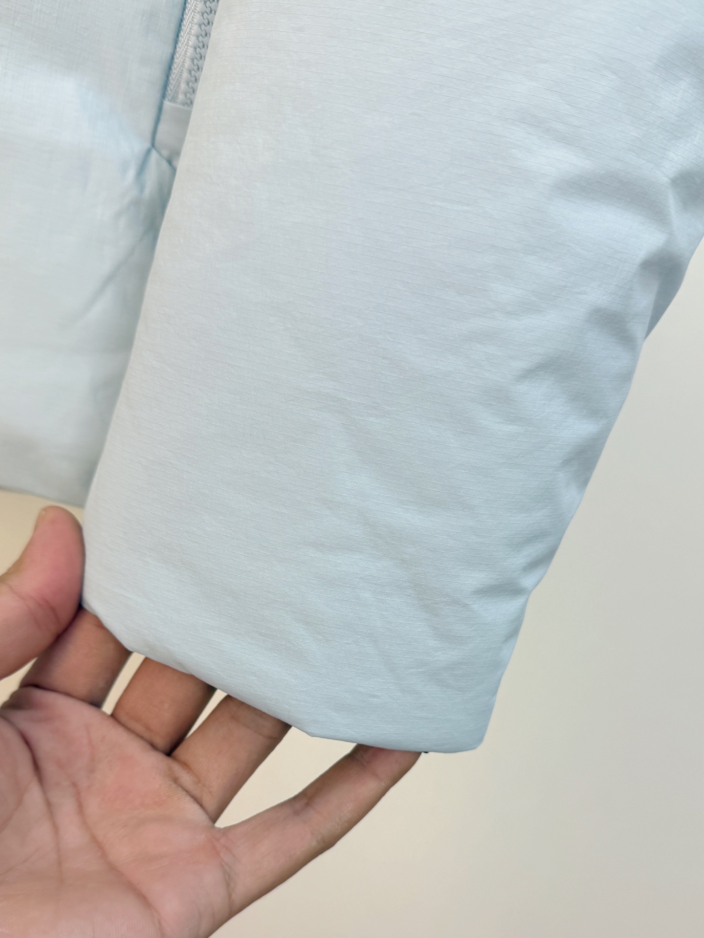 P始祖鸟棉服25ss早秋【新品】秋冬专柜新款休闲棉服外套！超前卫设计风格 细腻舒适 穿着非常轻便不易起皱