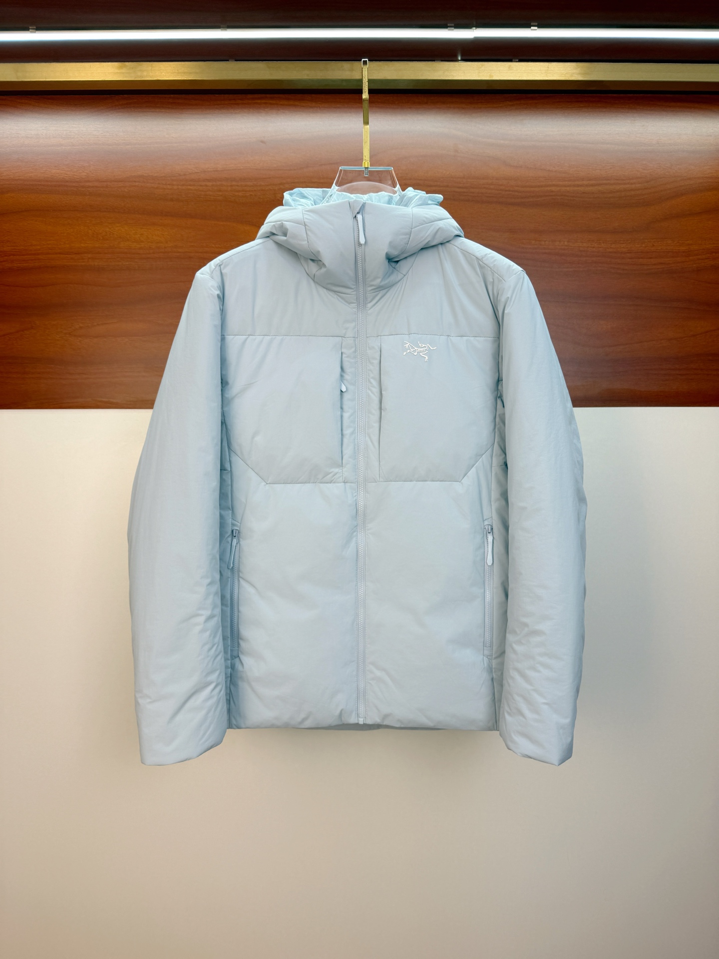 P始祖鸟棉服25ss早秋【新品】秋冬专柜新款休闲棉服外套！超前卫设计风格 细腻舒适 穿着非常轻便不易起皱